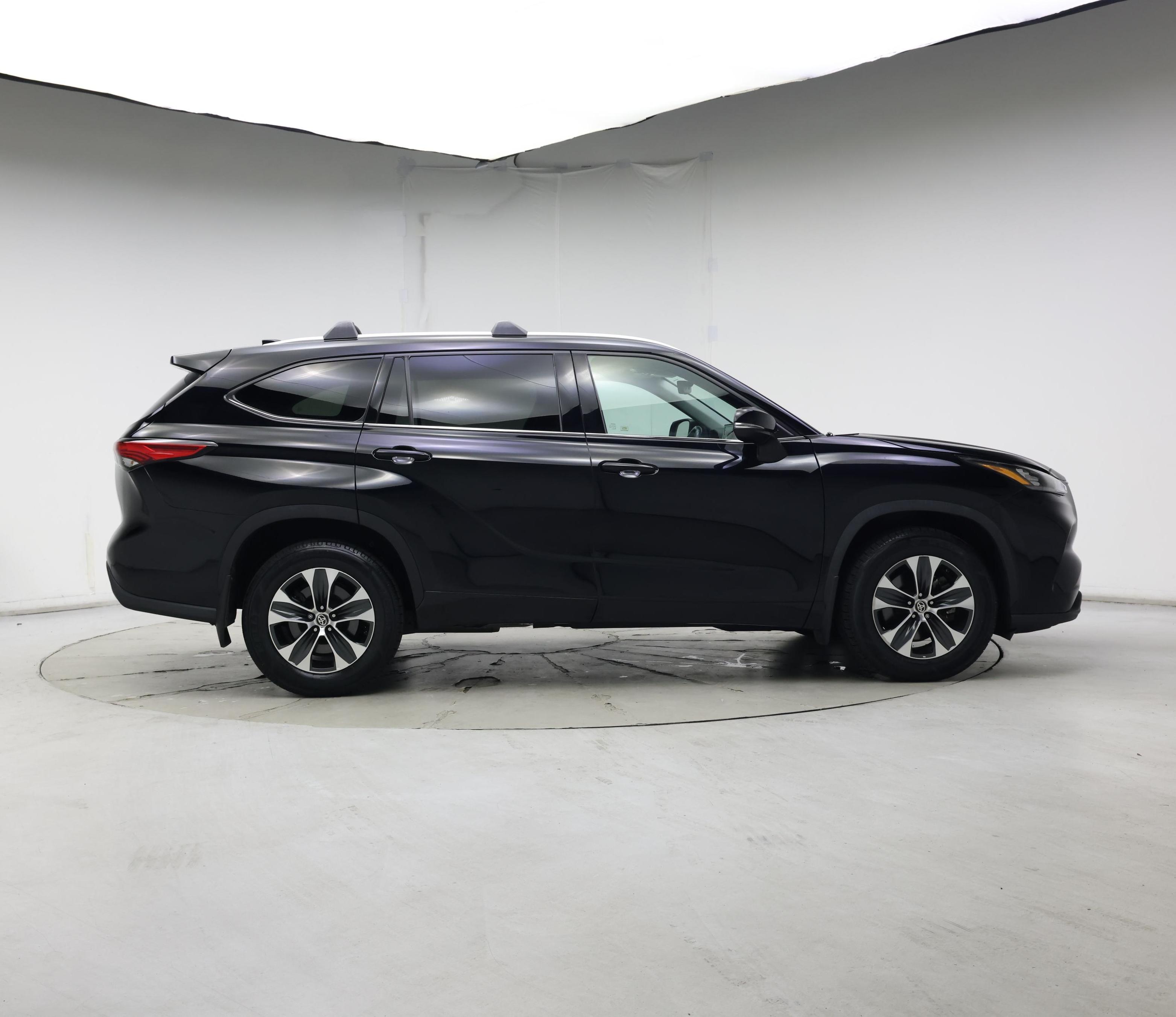 Thumbnail: 2020 Toyota Highlander - 7