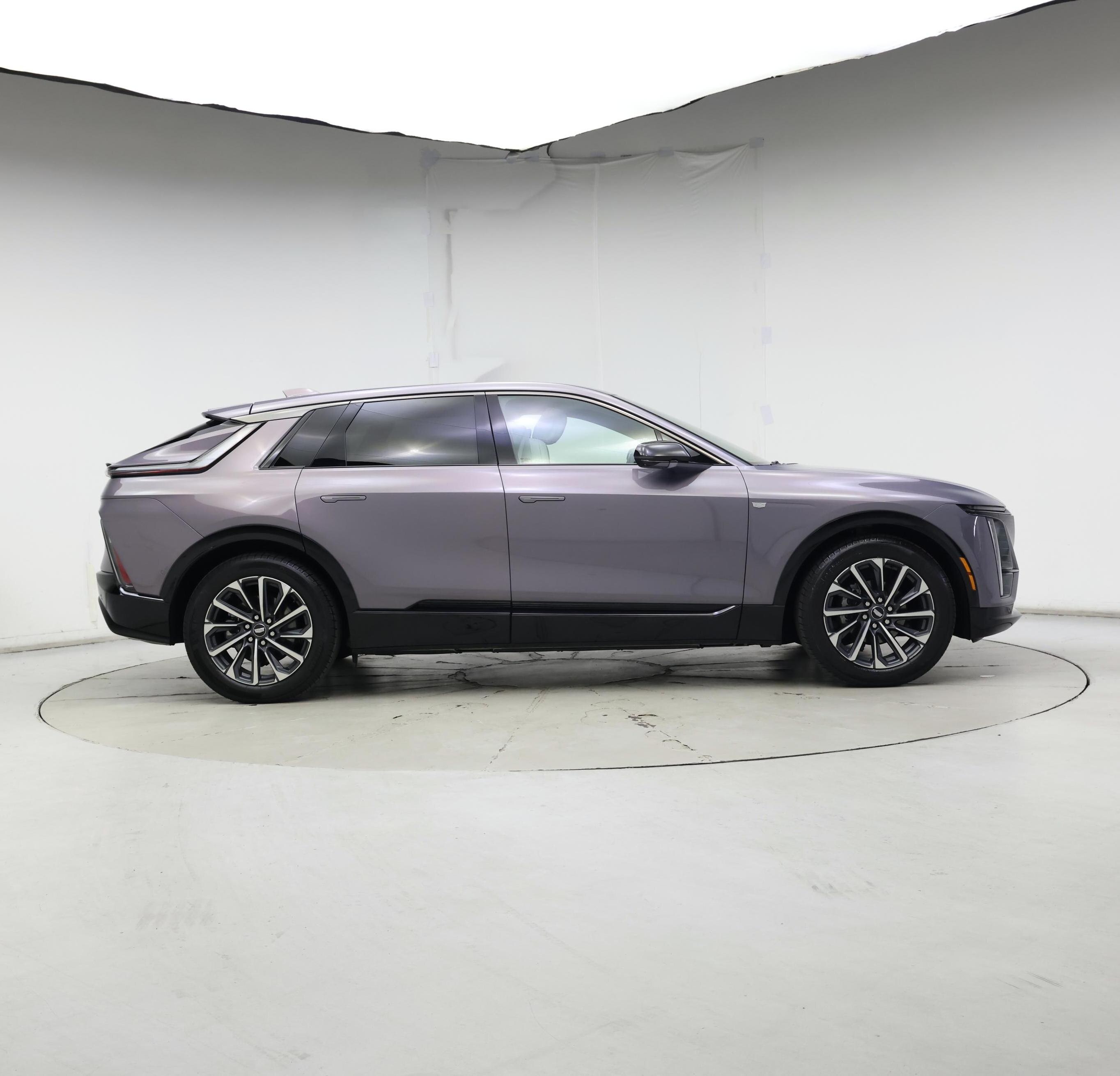 Thumbnail: 2024 Cadillac Lyriq - 7