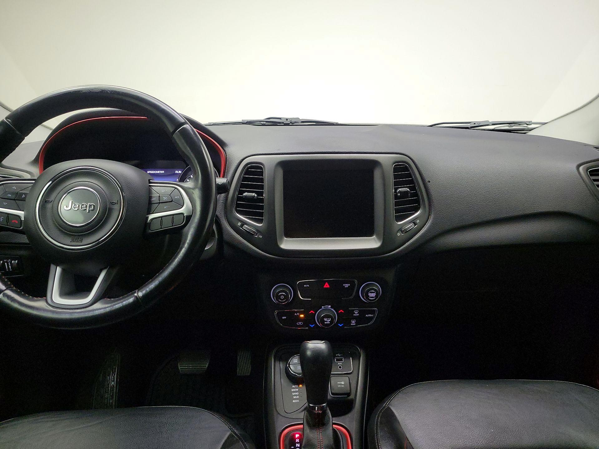Thumbnail: 2020 Jeep Compass - 9
