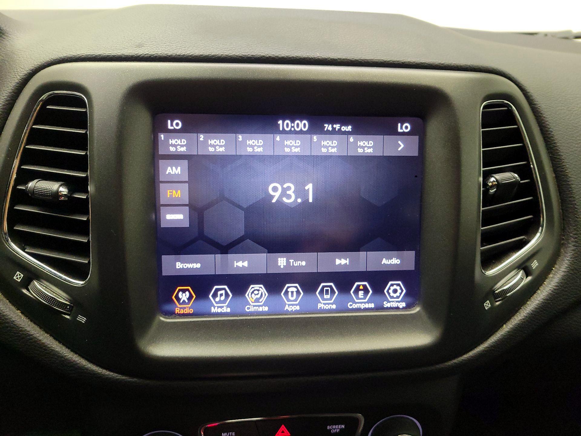 Thumbnail: 2020 Jeep Compass - 15
