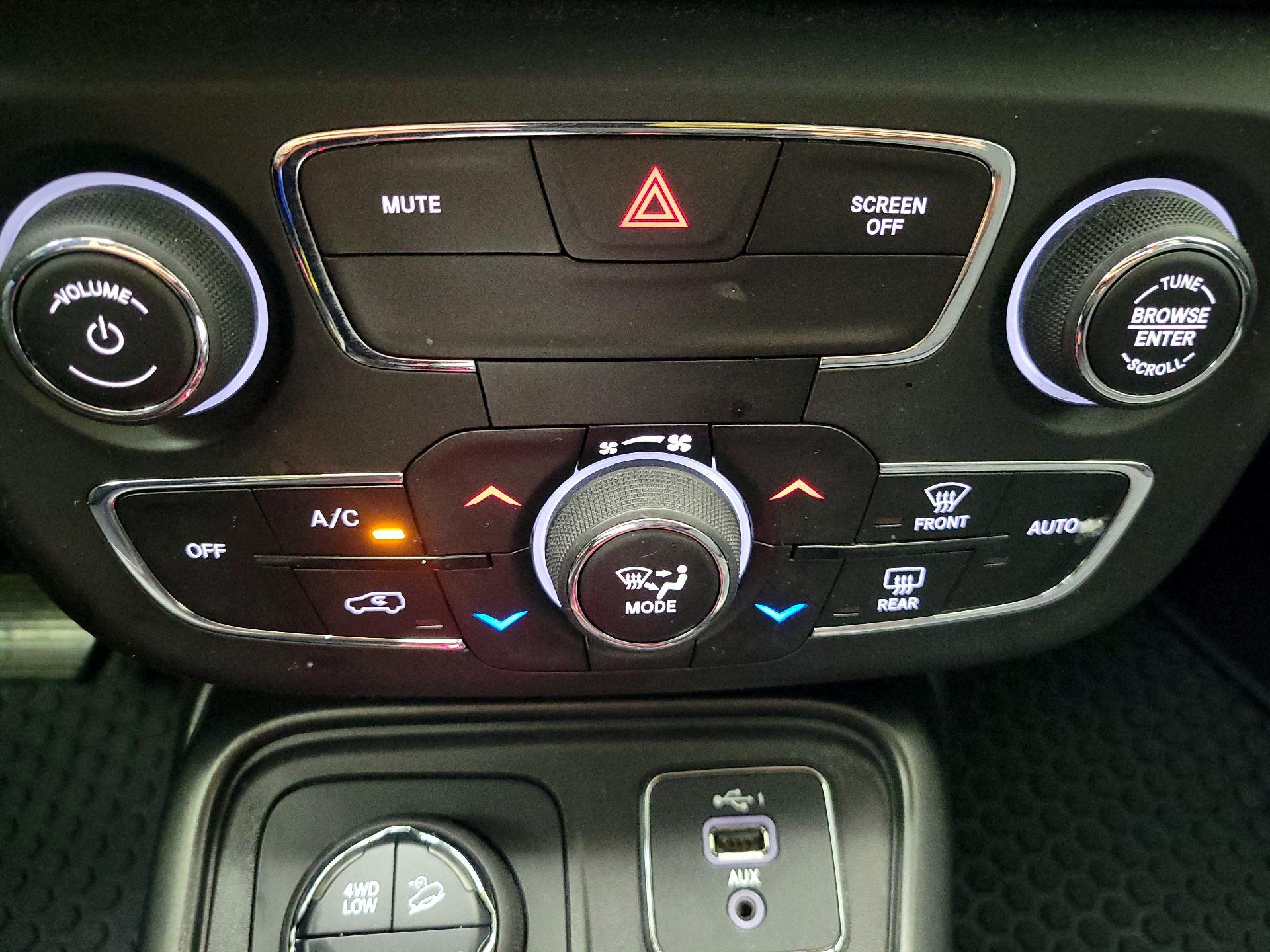 Thumbnail: 2020 Jeep Compass - 16