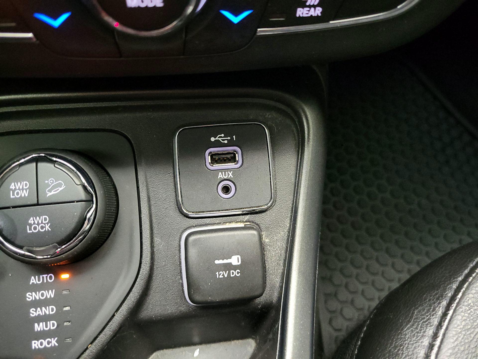 Thumbnail: 2020 Jeep Compass - 18