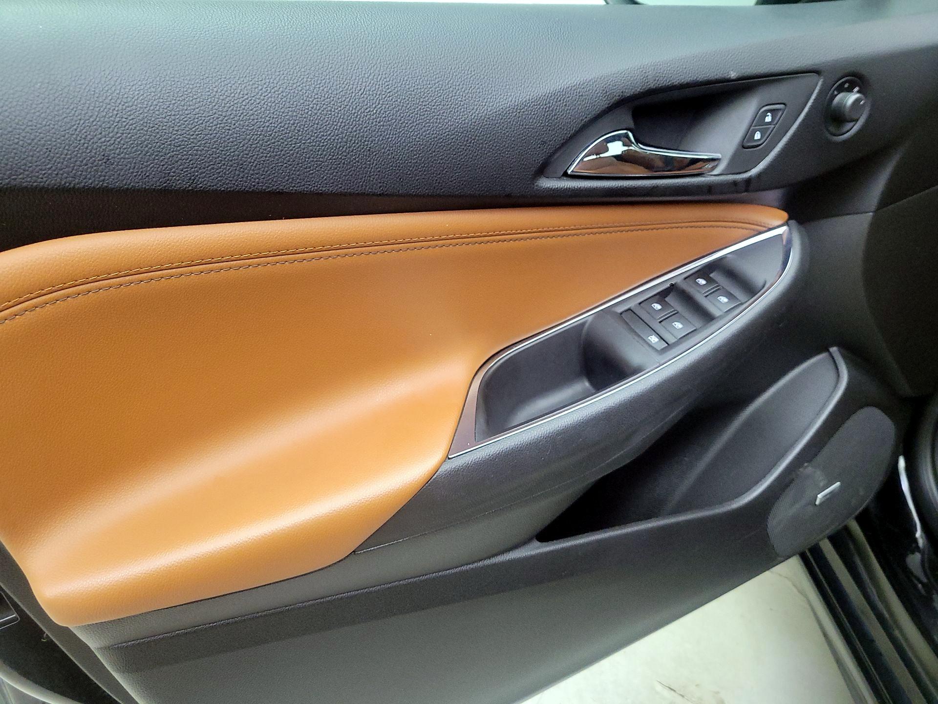 Thumbnail: 2018 Chevrolet Cruze - 12