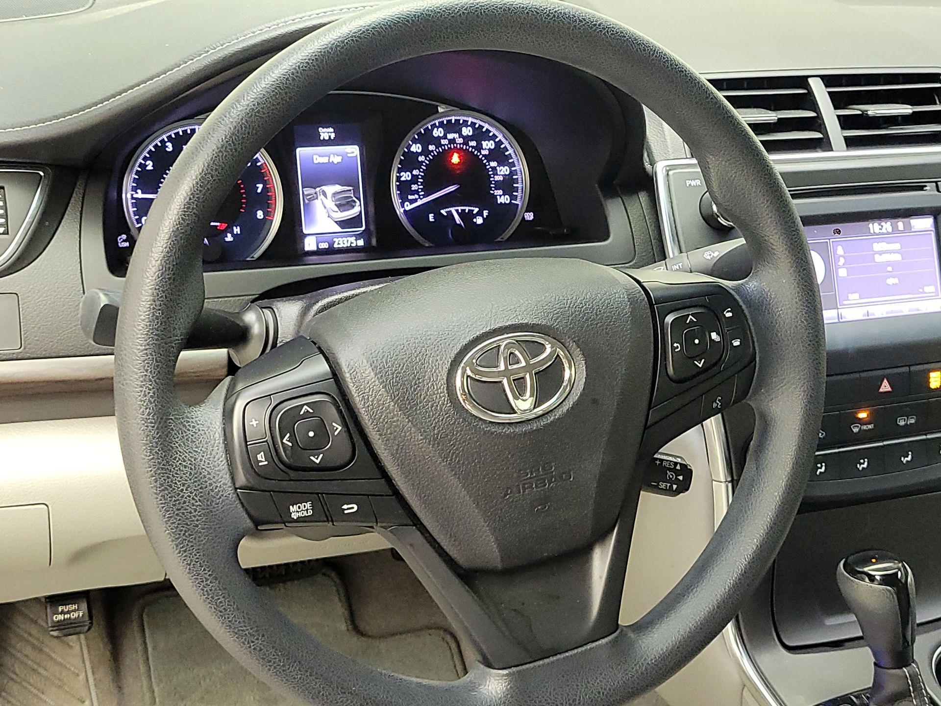 Thumbnail: 2017 Toyota Camry - 10