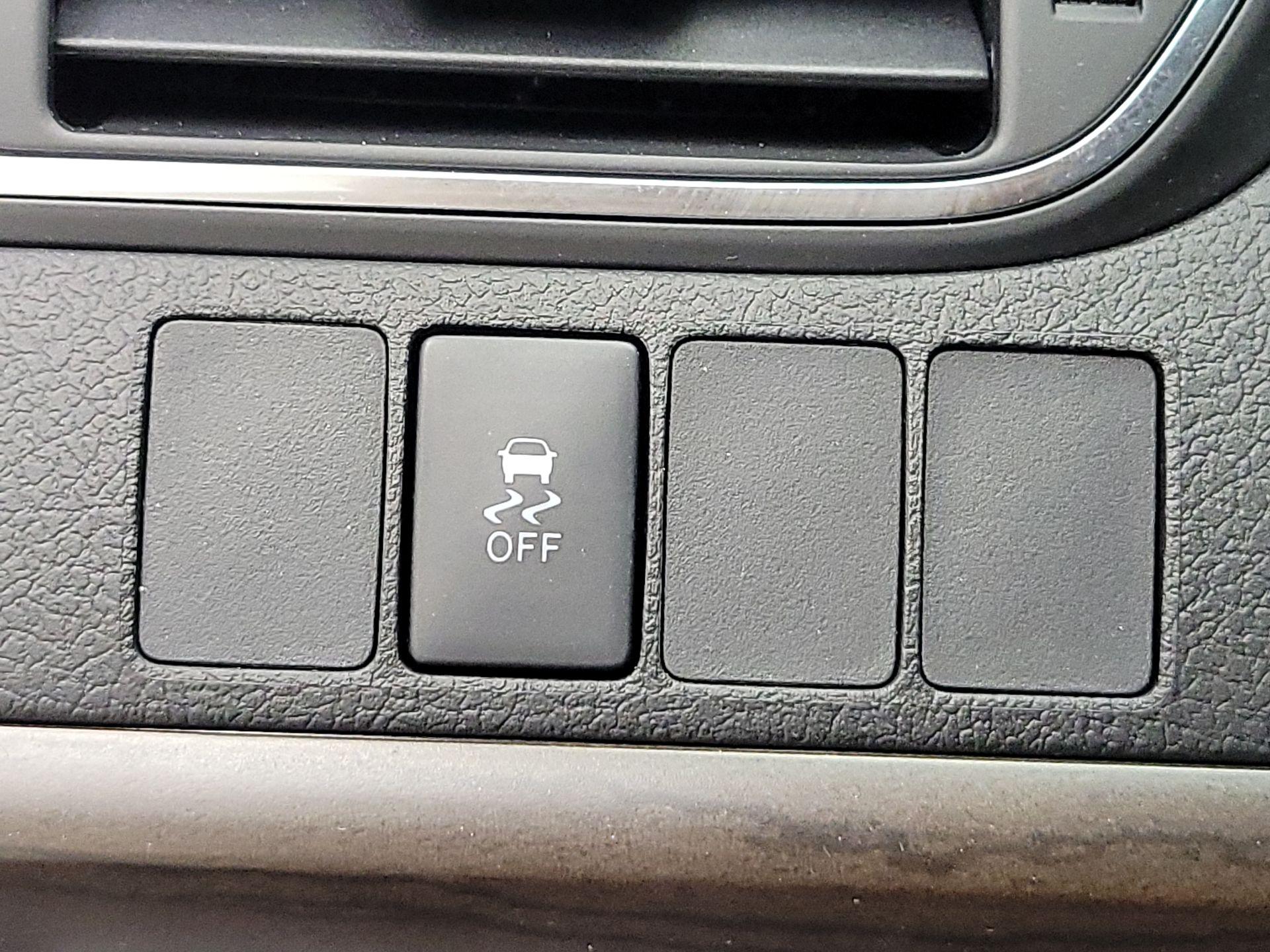 Thumbnail: 2017 Toyota Camry - 13