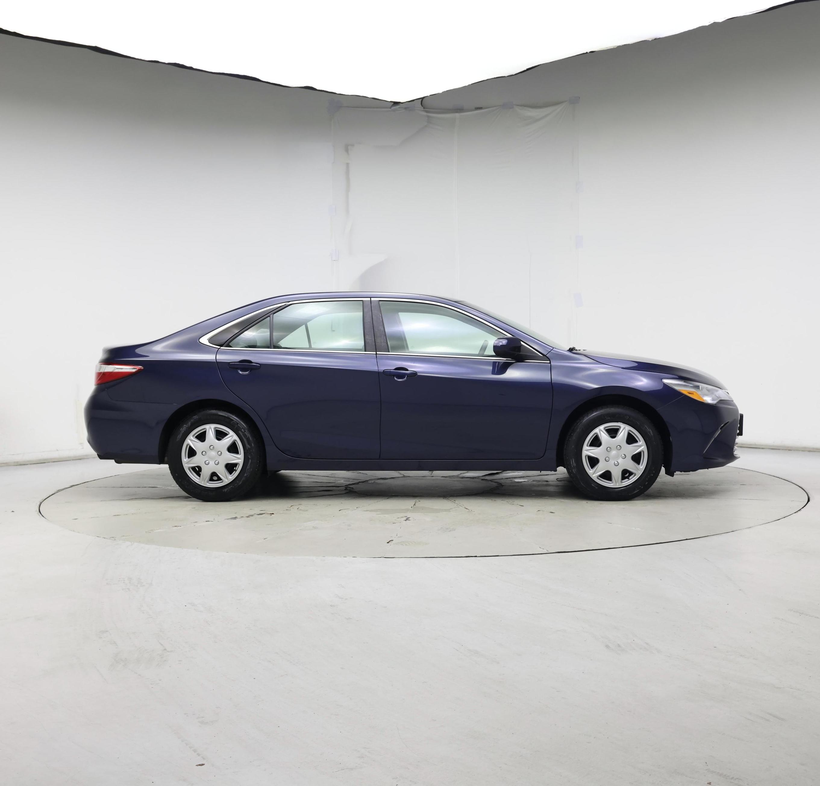 Thumbnail: 2017 Toyota Camry - 7