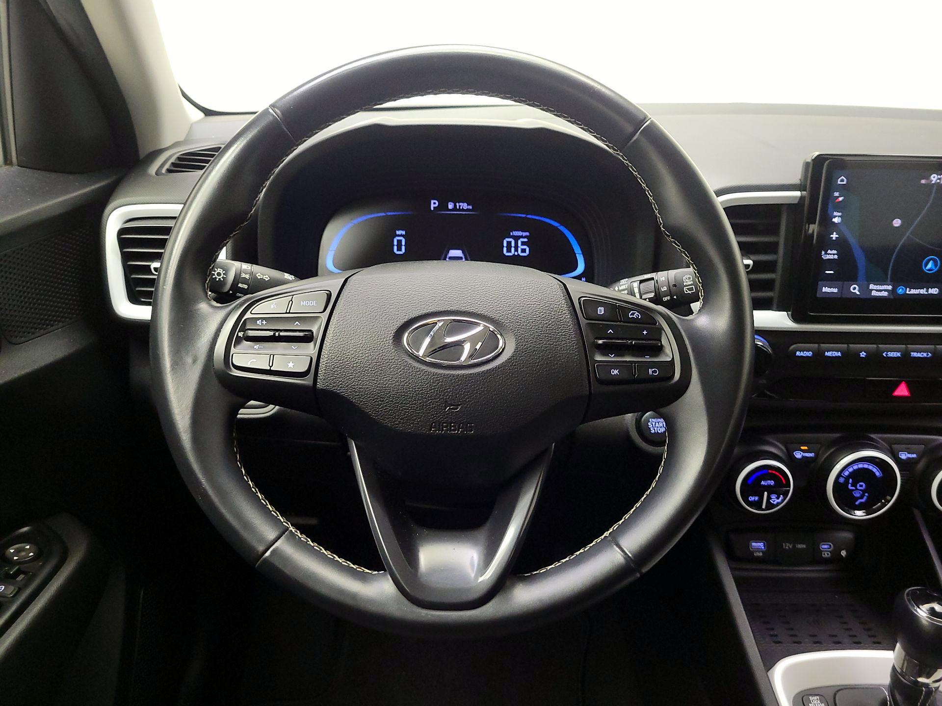 Thumbnail: 2023 Hyundai Venue - 10