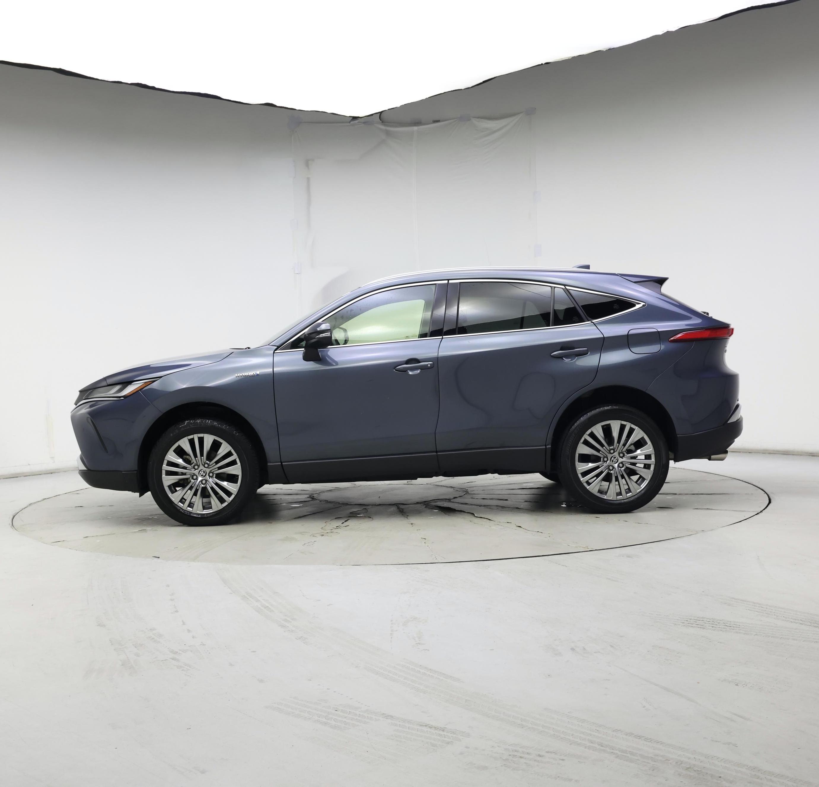 Thumbnail: 2021 Toyota Venza - 3