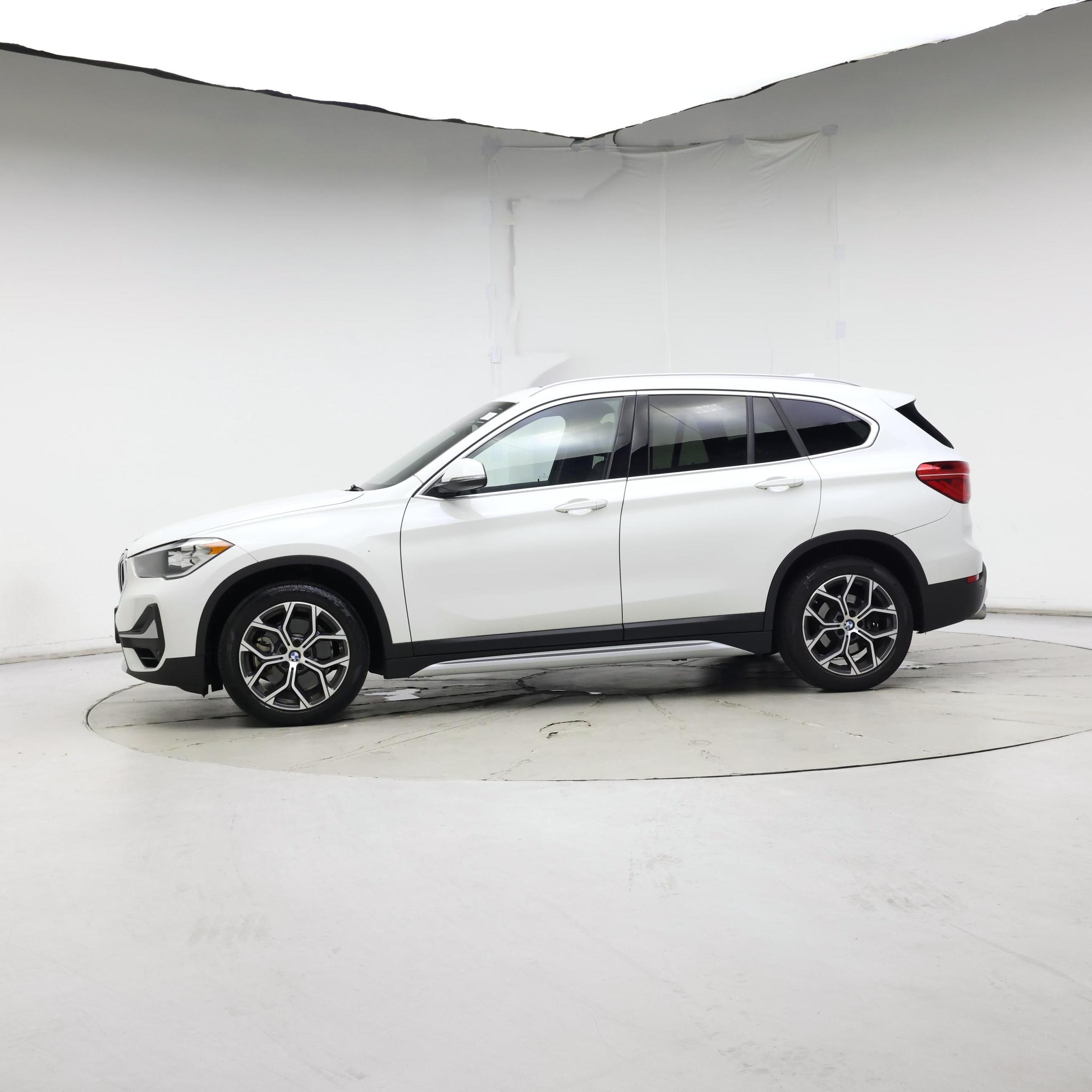 Thumbnail: 2022 BMW X1 - 3