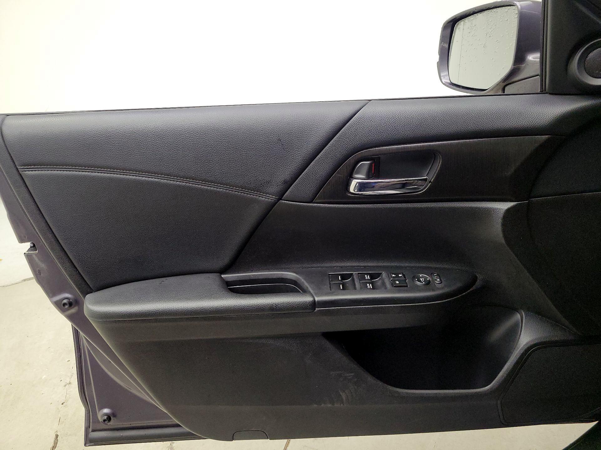 Thumbnail: 2015 Honda Accord - 12