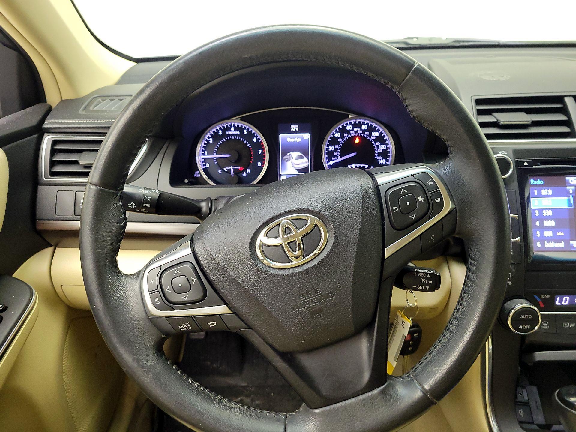 Thumbnail: 2017 Toyota Camry - 10