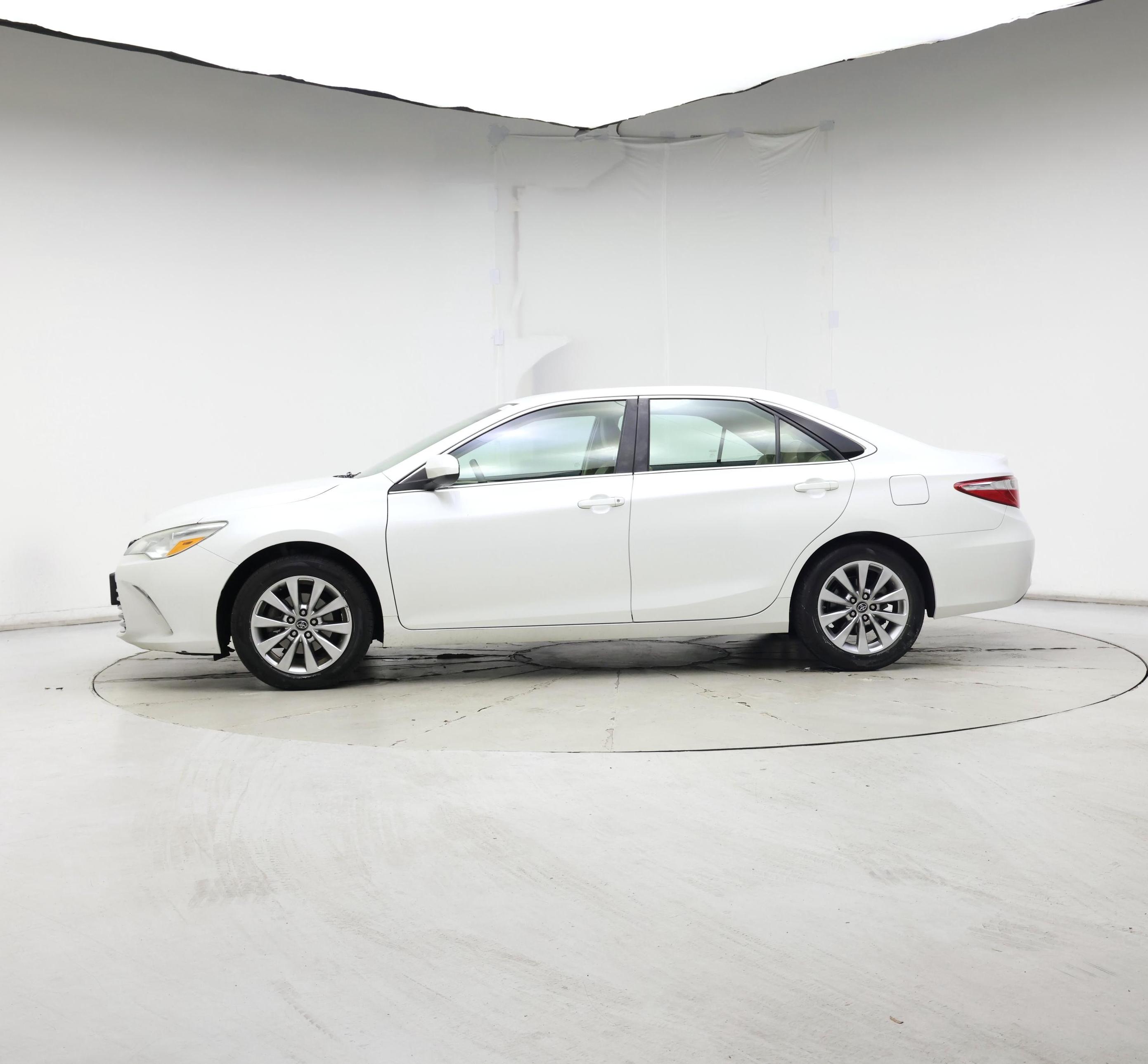 Thumbnail: 2017 Toyota Camry - 3