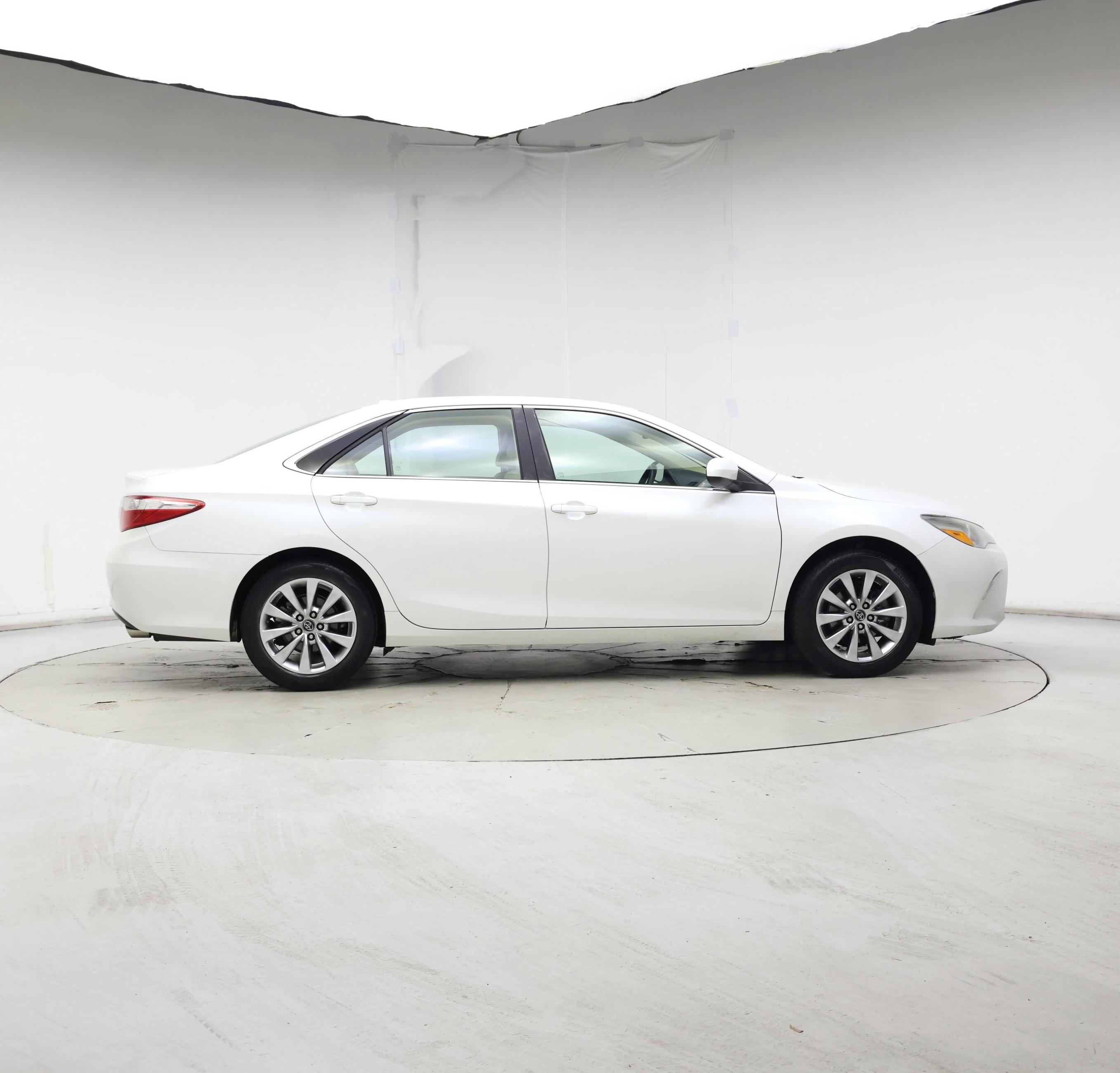 Thumbnail: 2017 Toyota Camry - 7