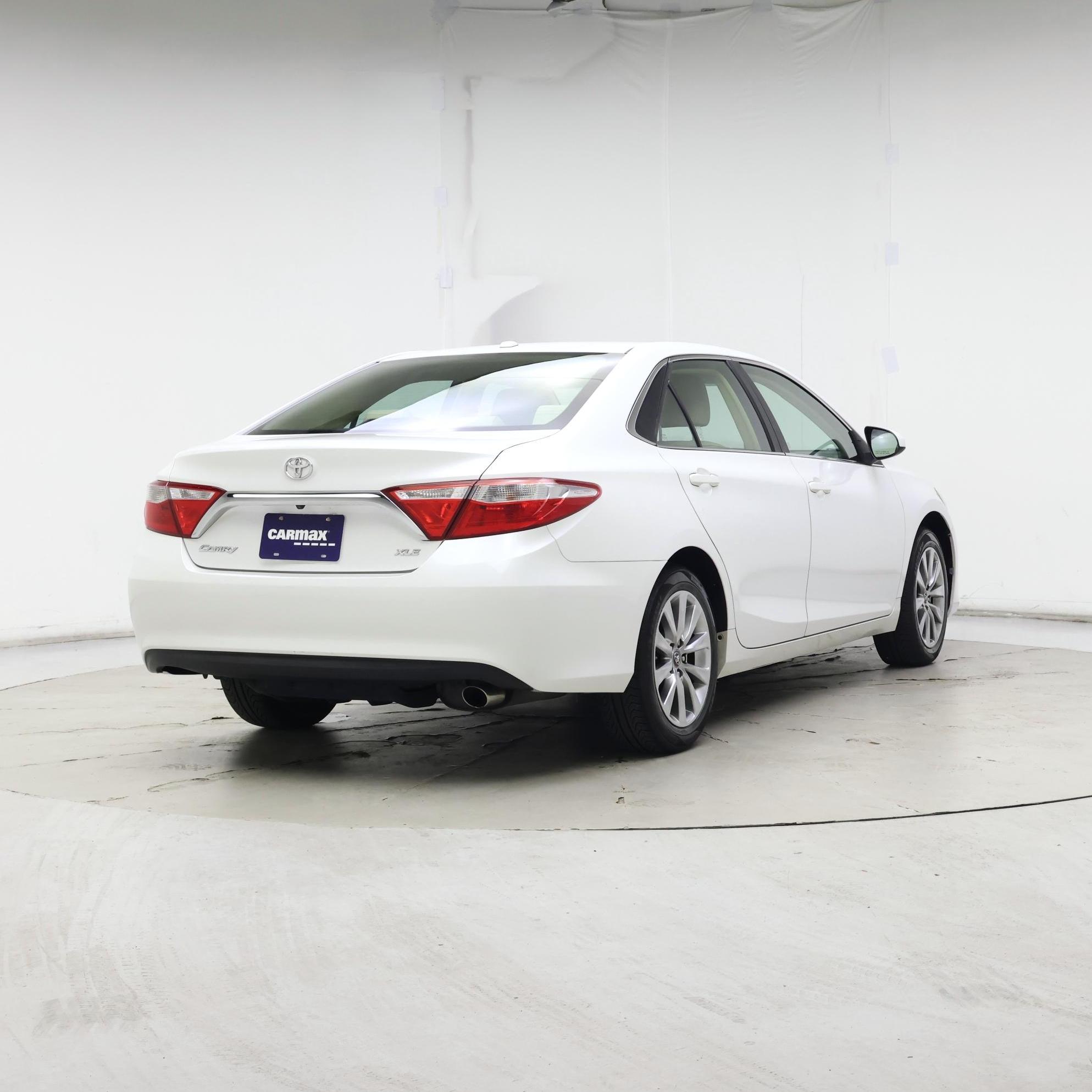 Thumbnail: 2017 Toyota Camry - 8