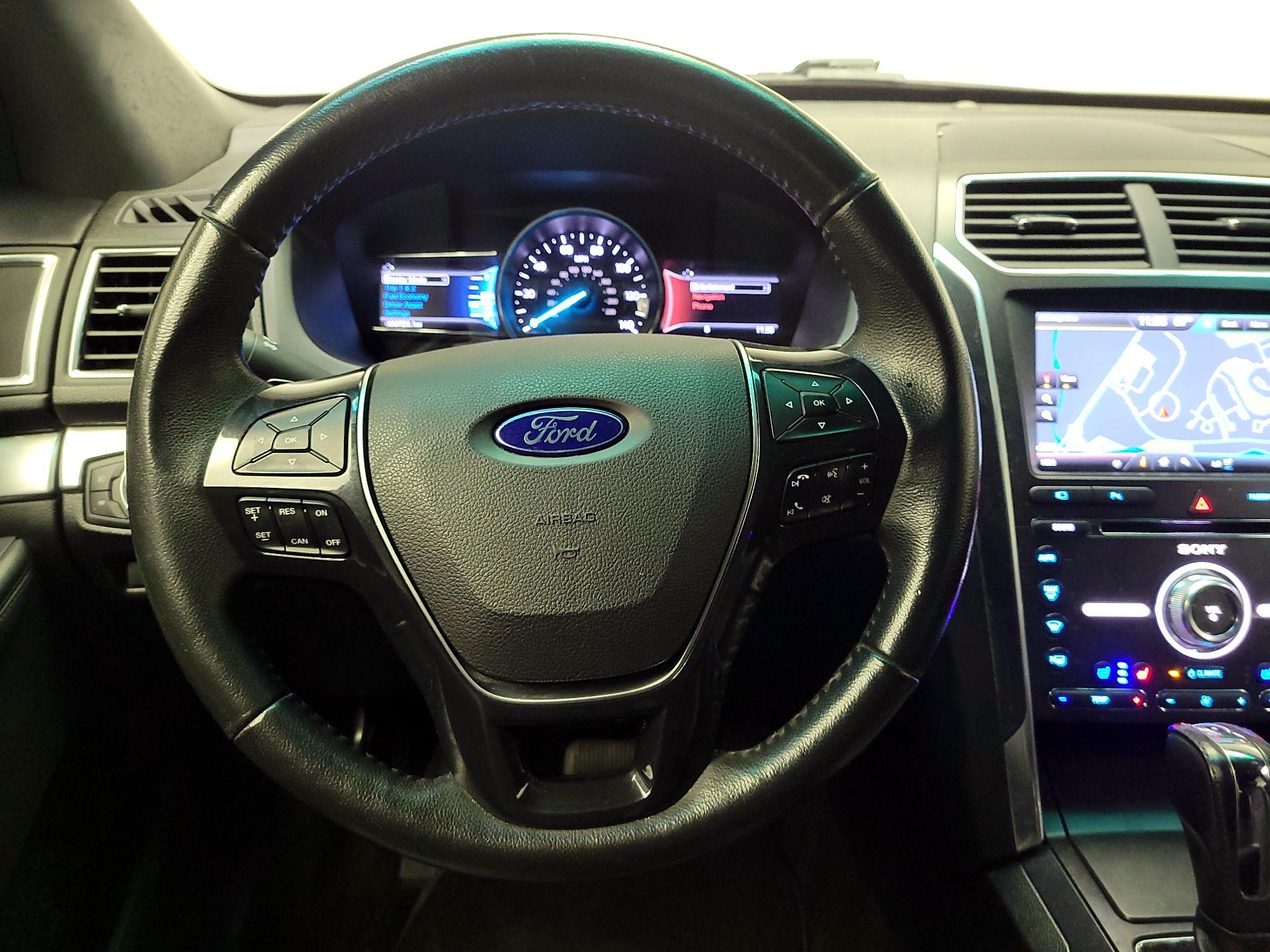 Thumbnail: 2016 Ford Explorer - 10