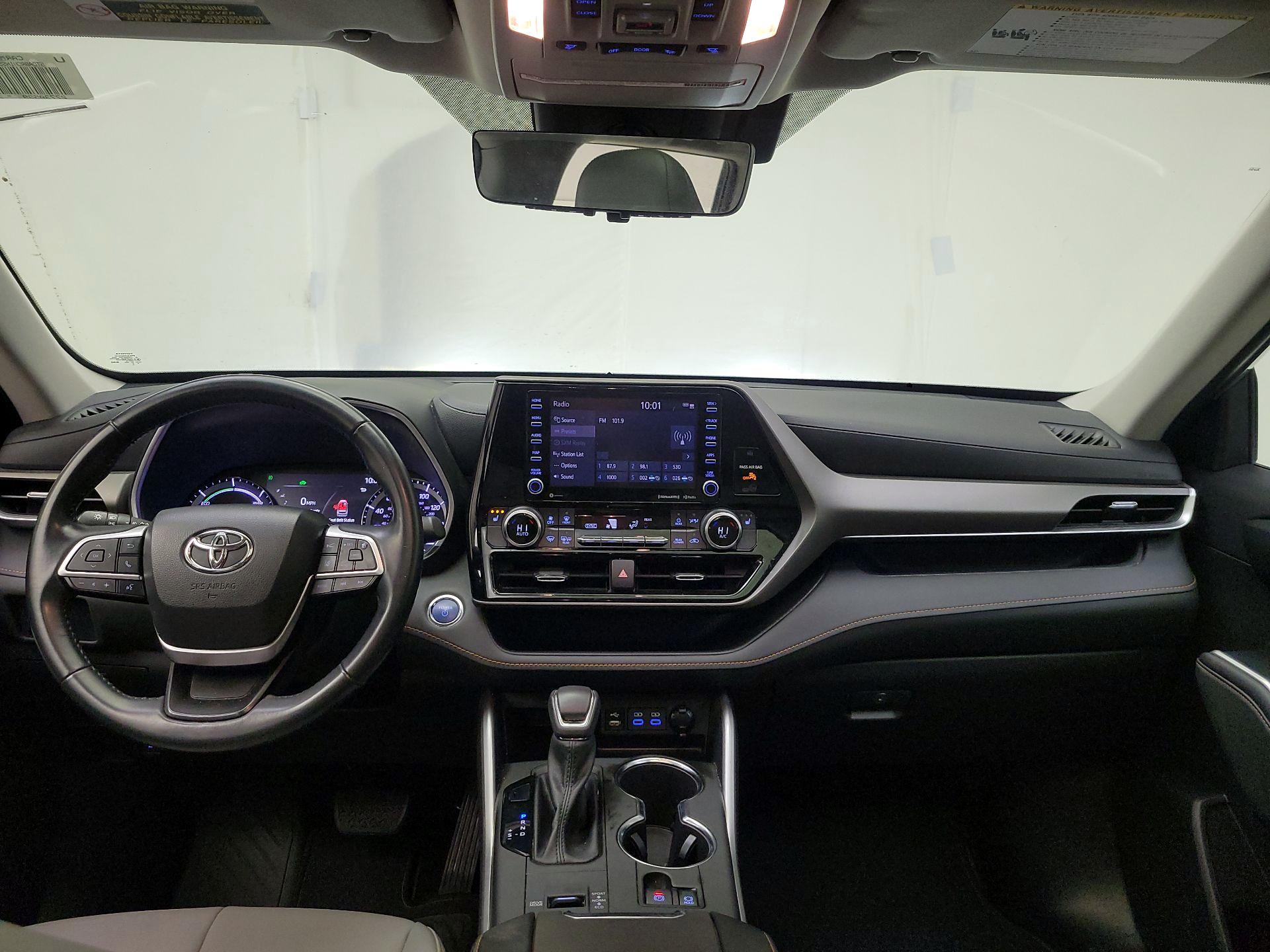 Thumbnail: 2022 Toyota Highlander - 9
