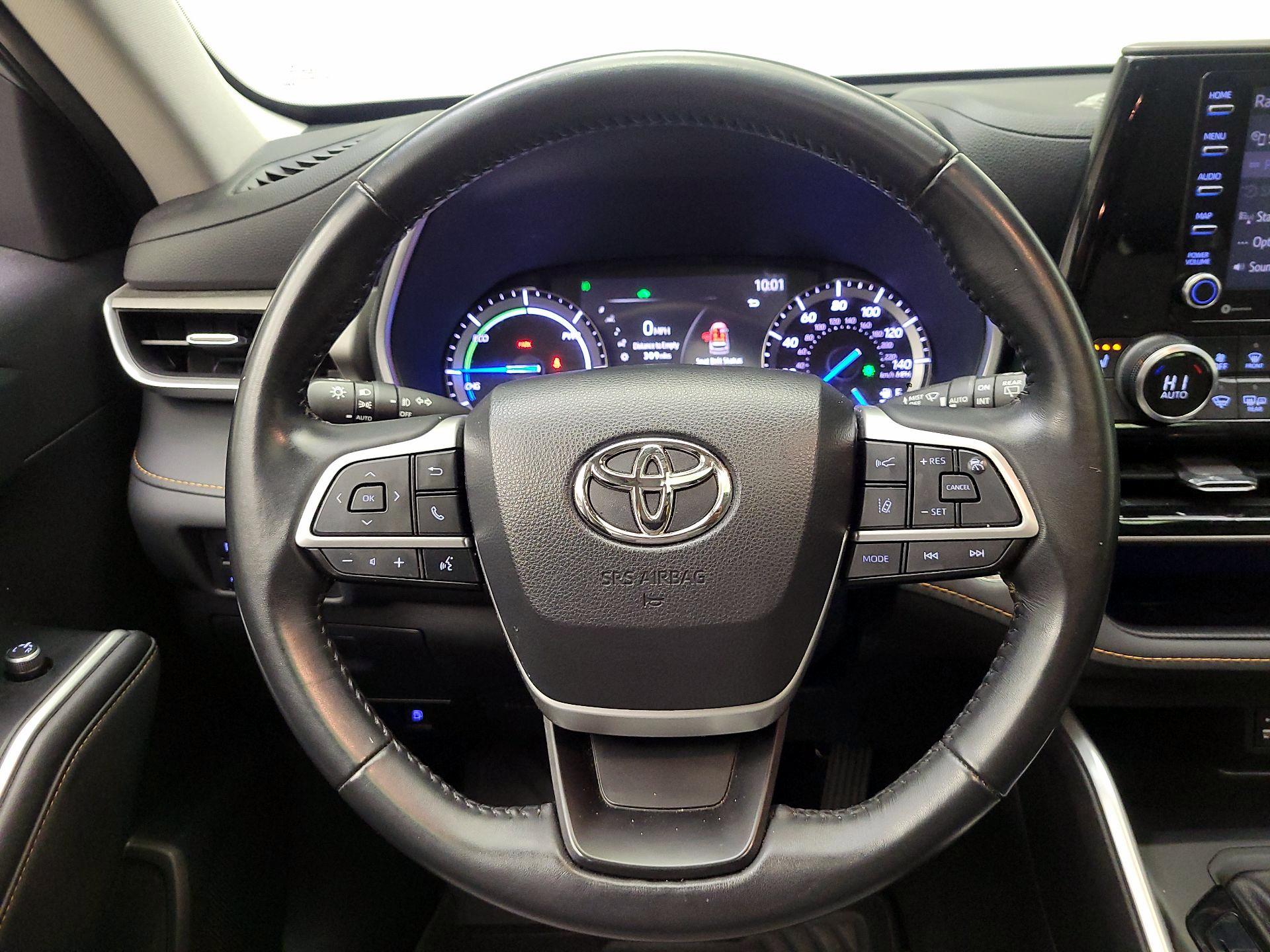 Thumbnail: 2022 Toyota Highlander - 10