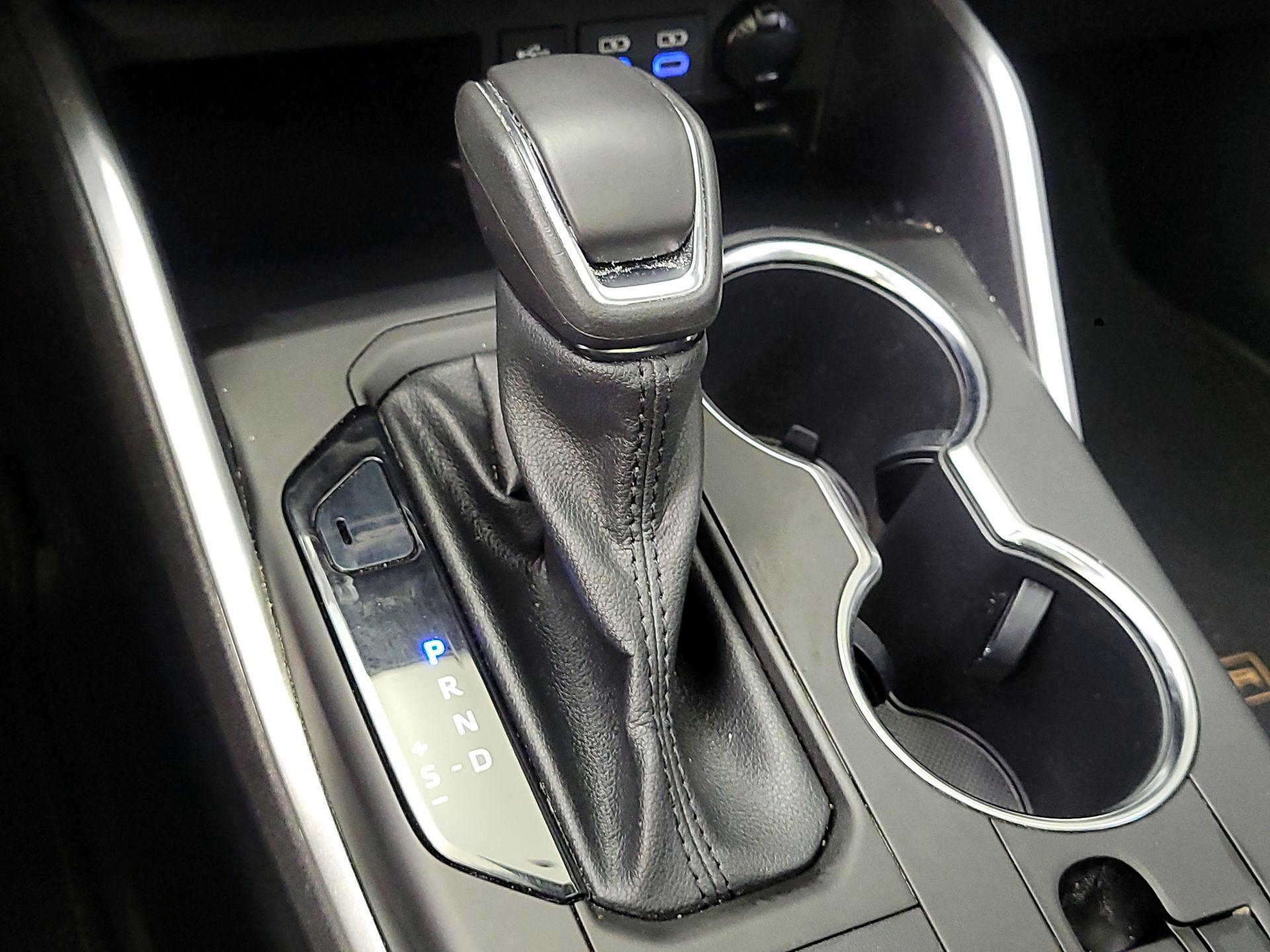 Thumbnail: 2022 Toyota Highlander - 17