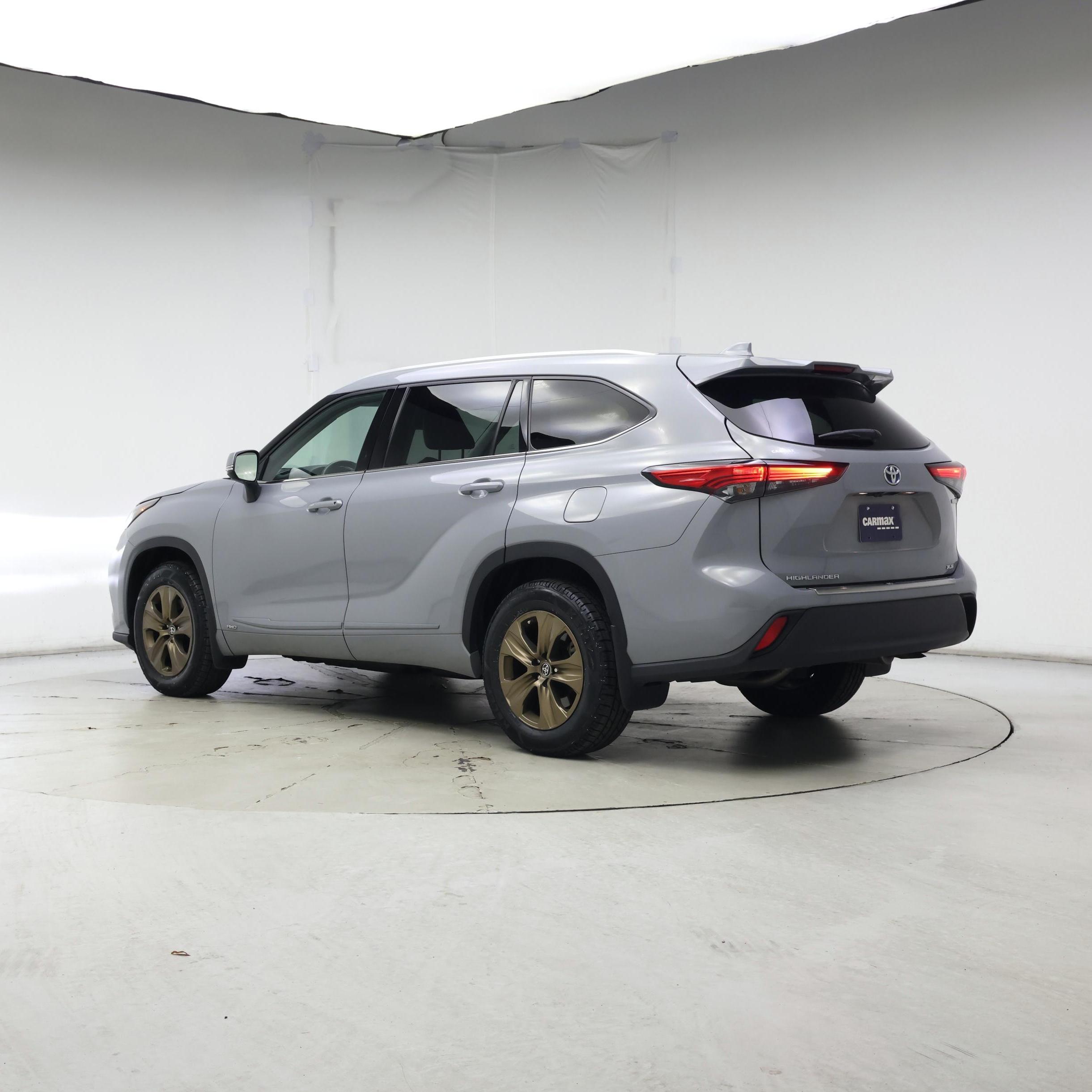 Thumbnail: 2022 Toyota Highlander - 2