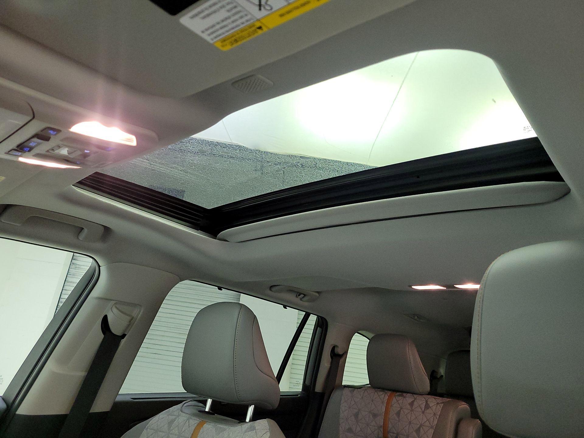 Thumbnail: 2022 Toyota Highlander - 19