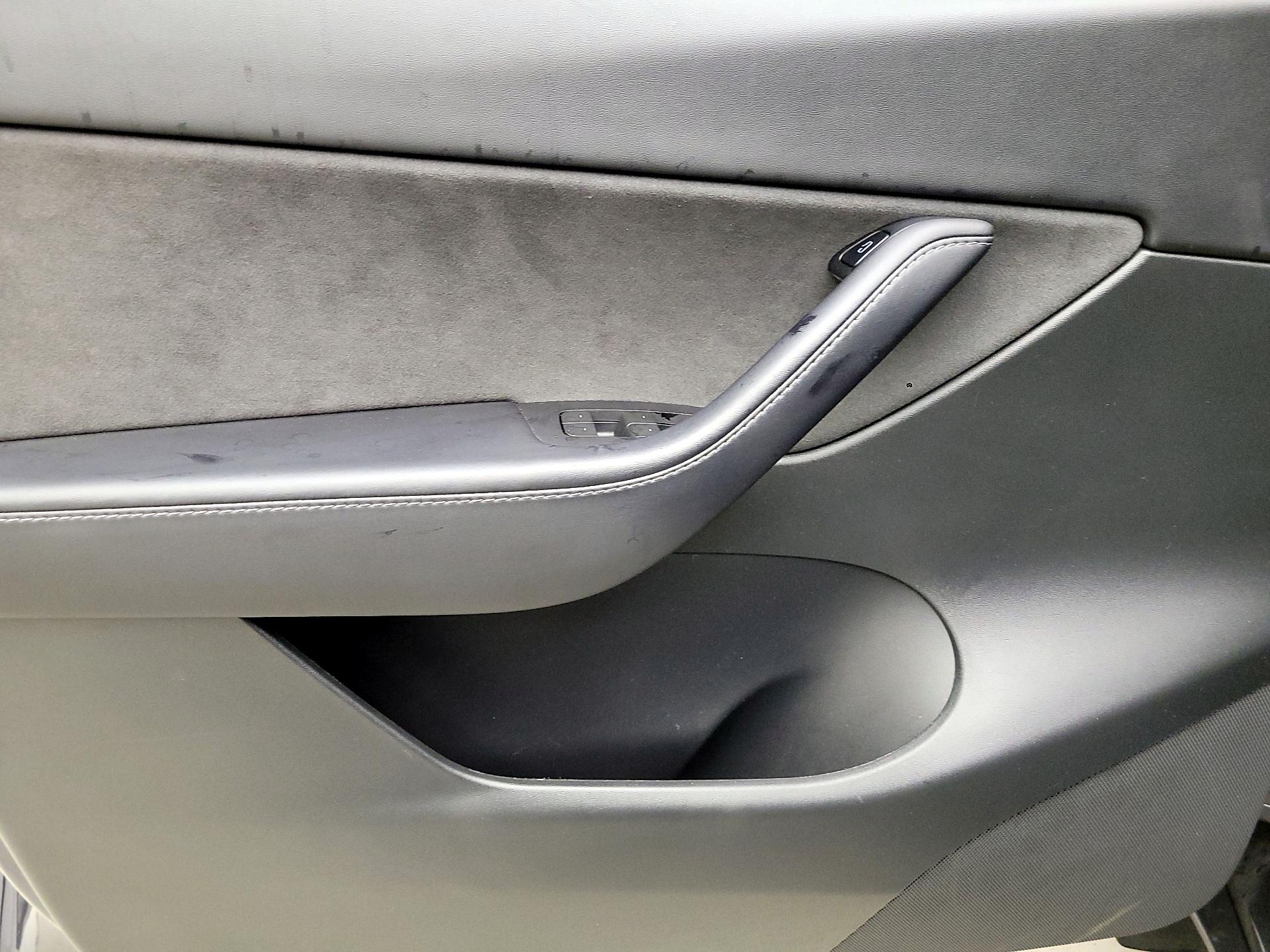 Thumbnail: 2022 Tesla Model Y - 12