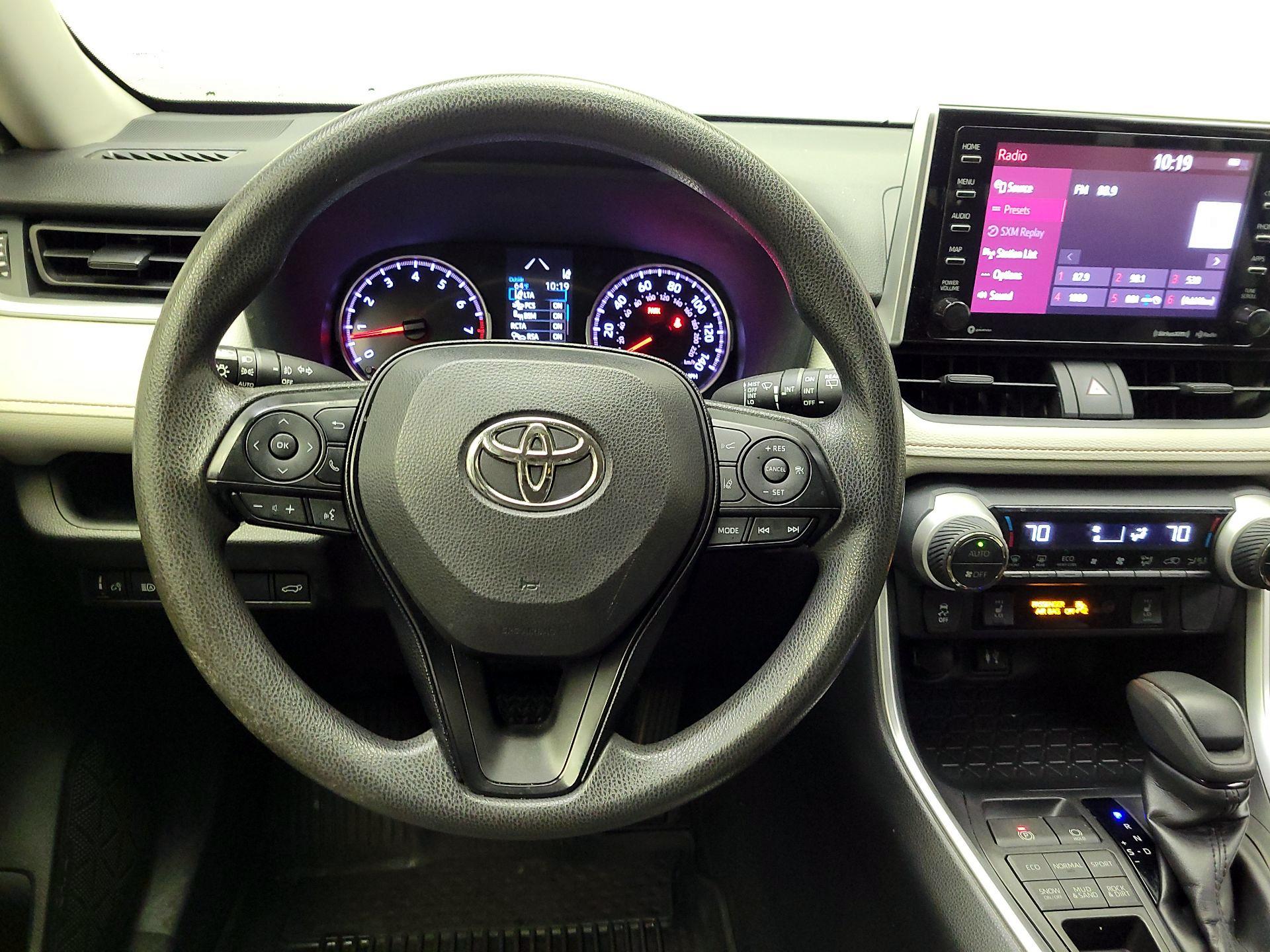 Thumbnail: 2019 Toyota RAV4 - 10