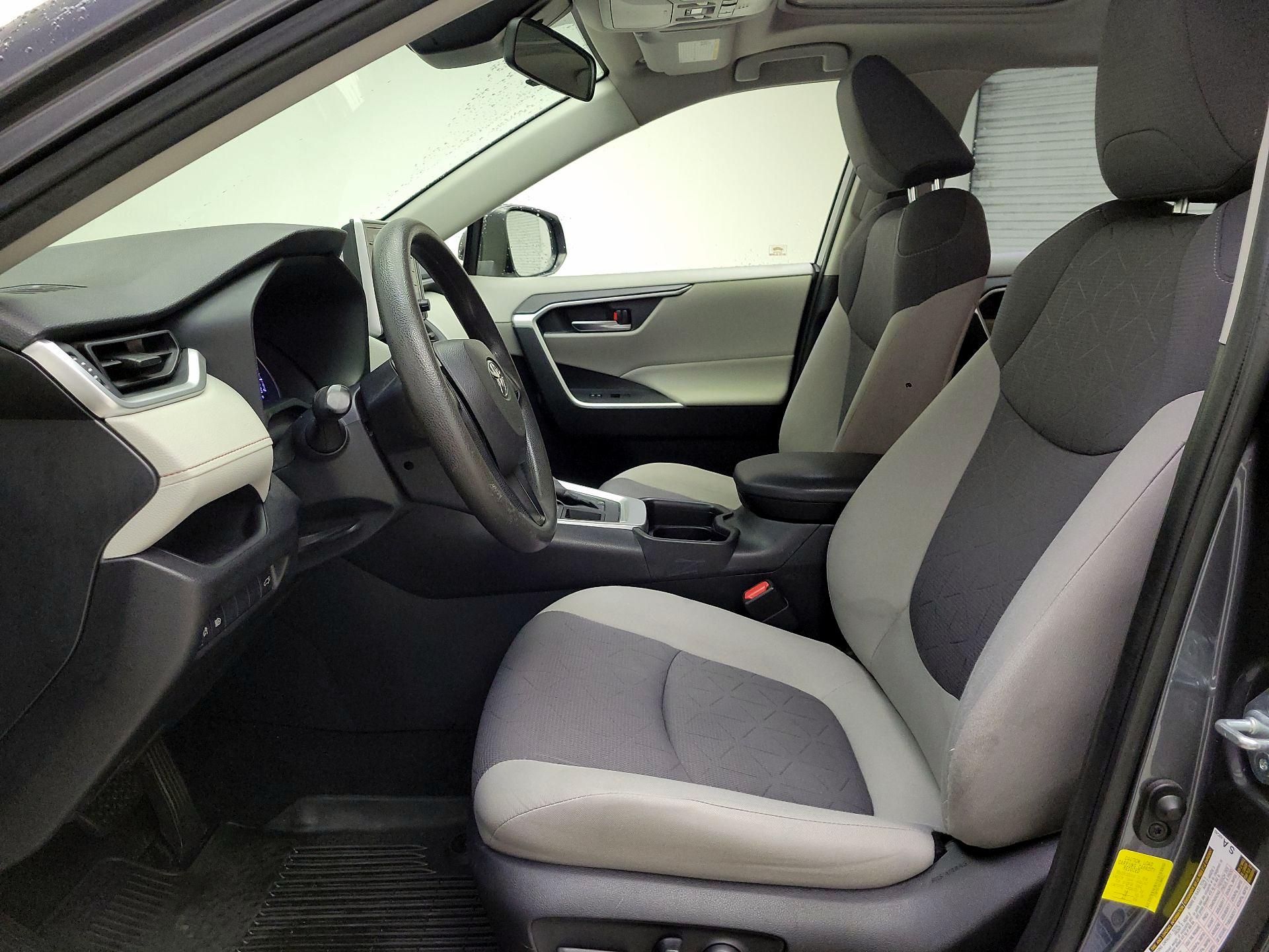 Thumbnail: 2019 Toyota RAV4 - 11