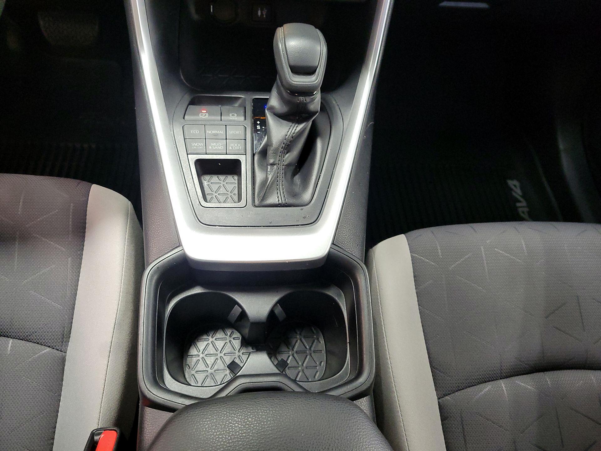 Thumbnail: 2019 Toyota RAV4 - 17