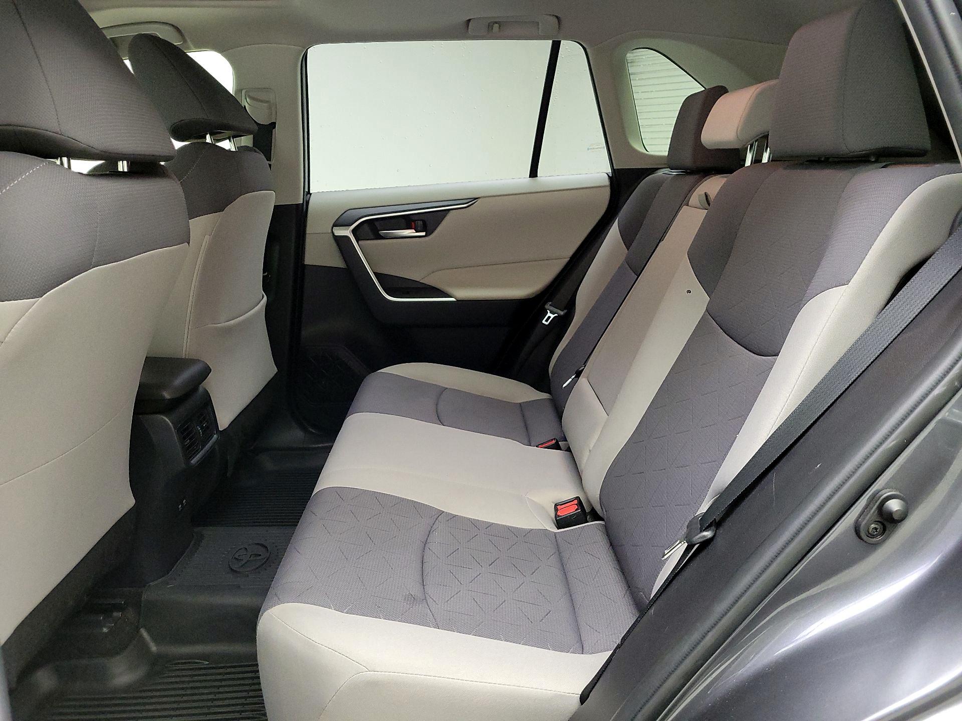 Thumbnail: 2019 Toyota RAV4 - 20