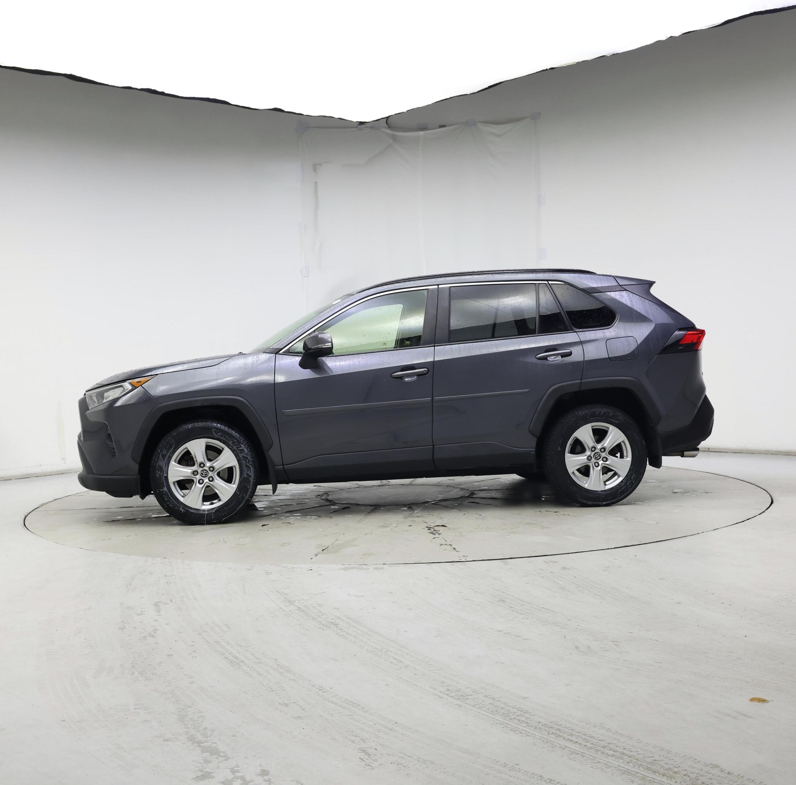 Thumbnail: 2019 Toyota RAV4 - 3
