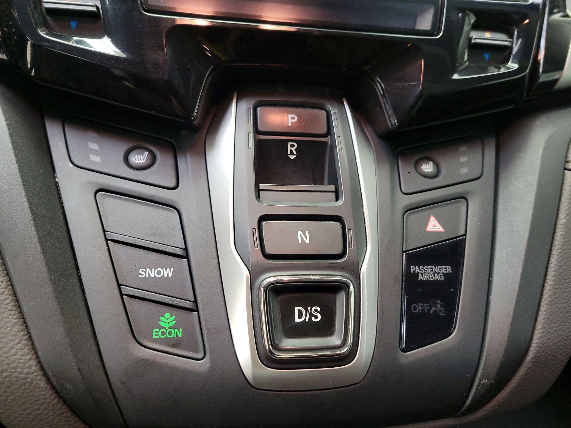 Thumbnail: 2018 Honda Odyssey - 17