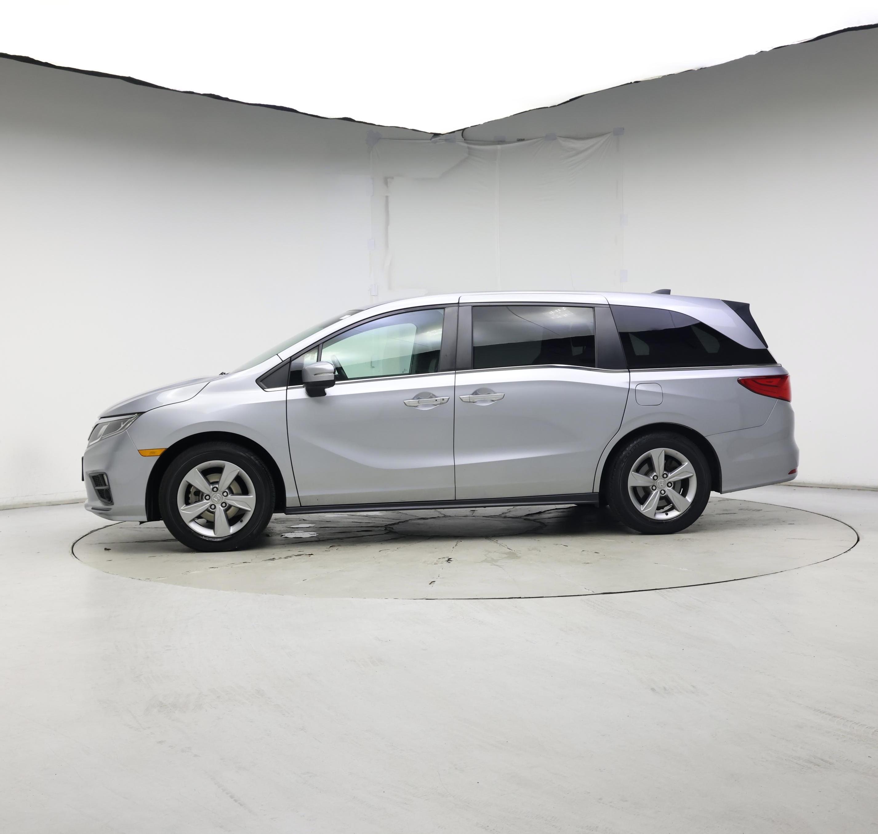 Thumbnail: 2018 Honda Odyssey - 3
