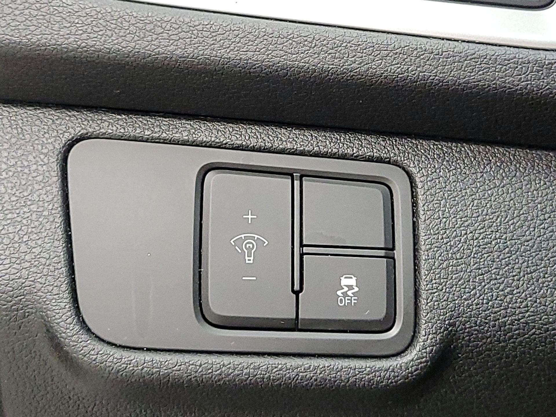 Thumbnail: 2019 Hyundai Accent - 13