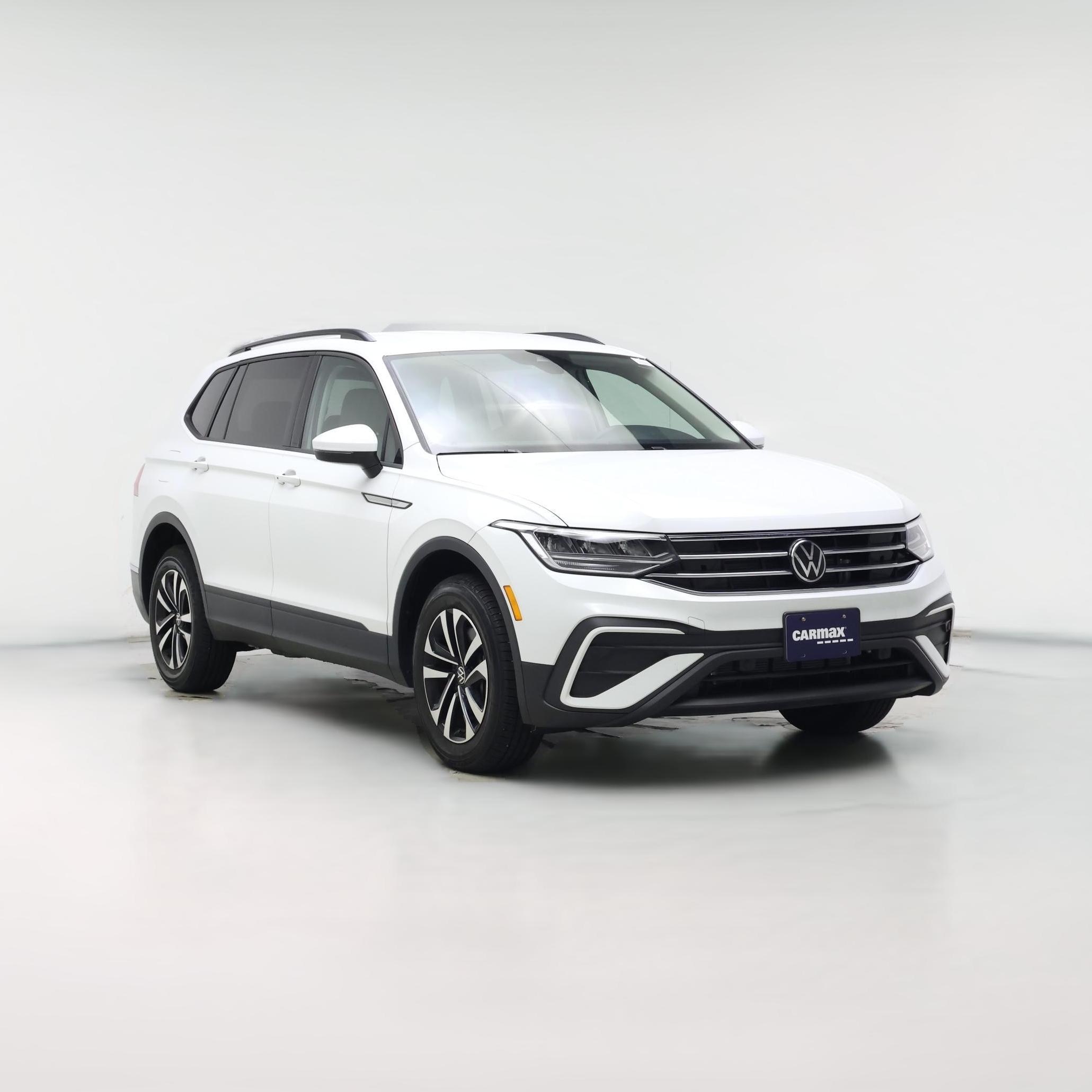 Thumbnail: 2022 Volkswagen Tiguan - 1