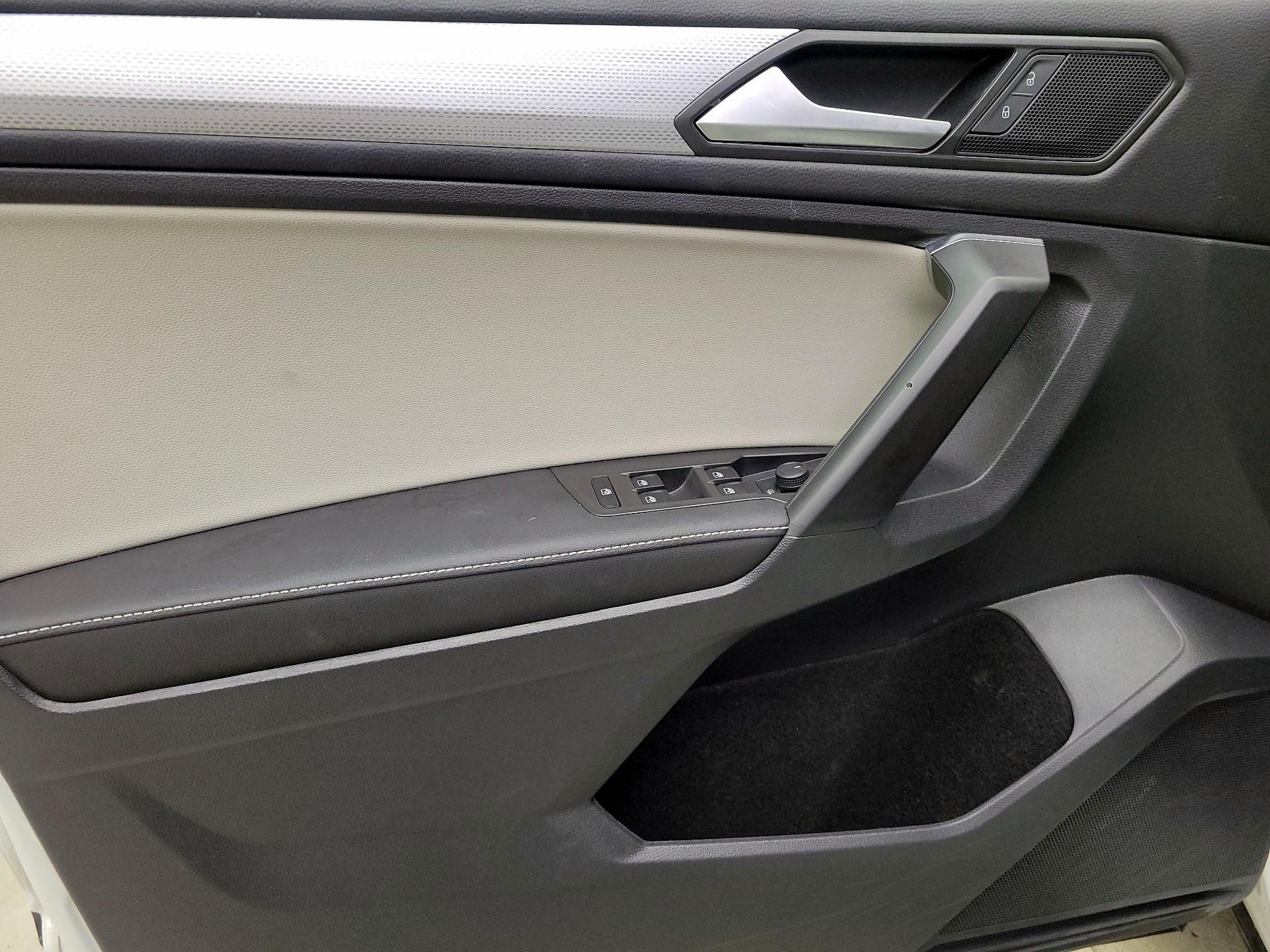Thumbnail: 2022 Volkswagen Tiguan - 12