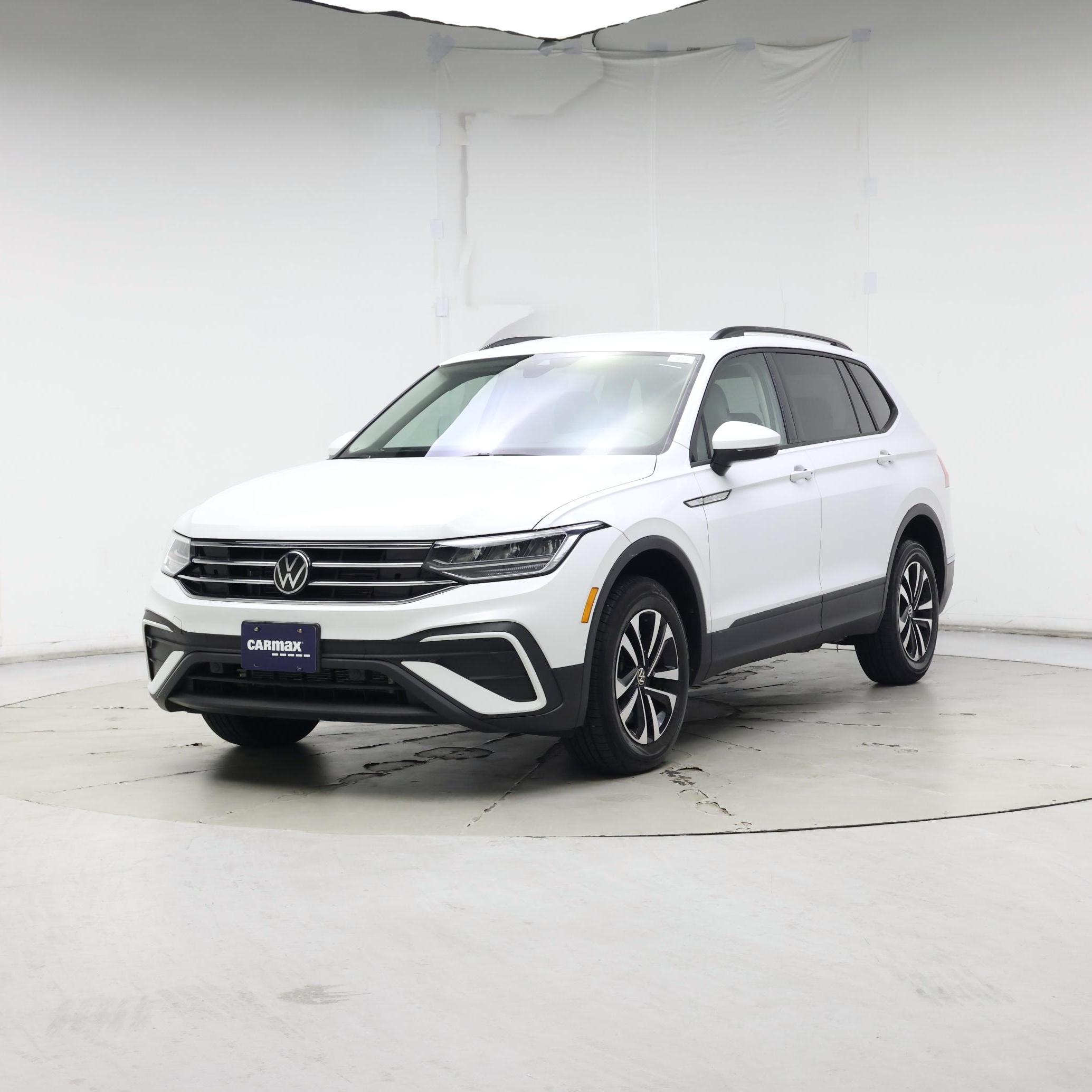 Thumbnail: 2022 Volkswagen Tiguan - 4