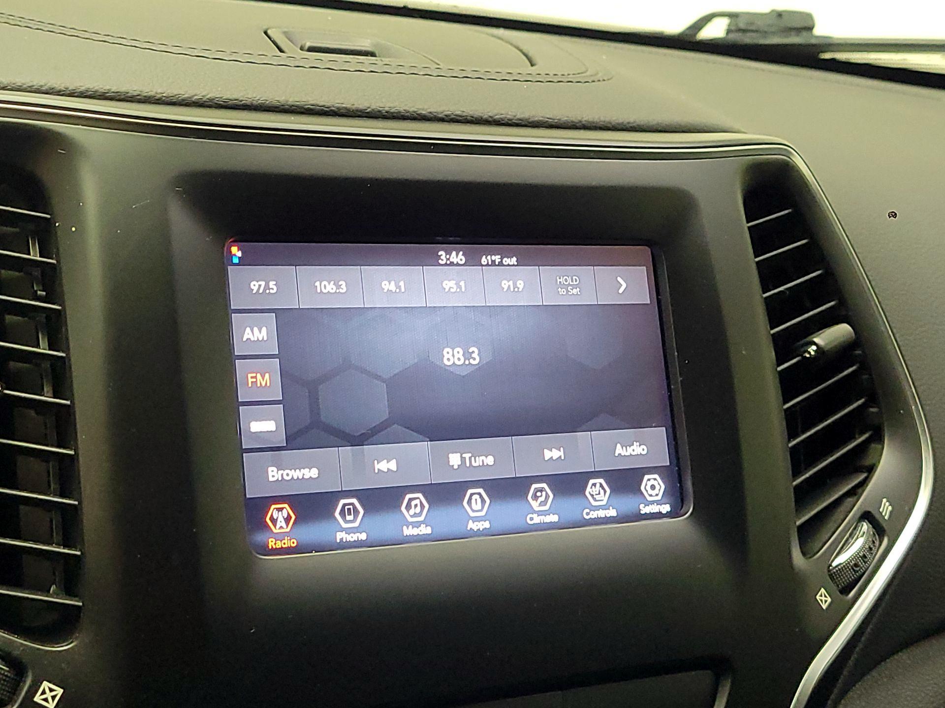 Thumbnail: 2019 Jeep Cherokee - 15