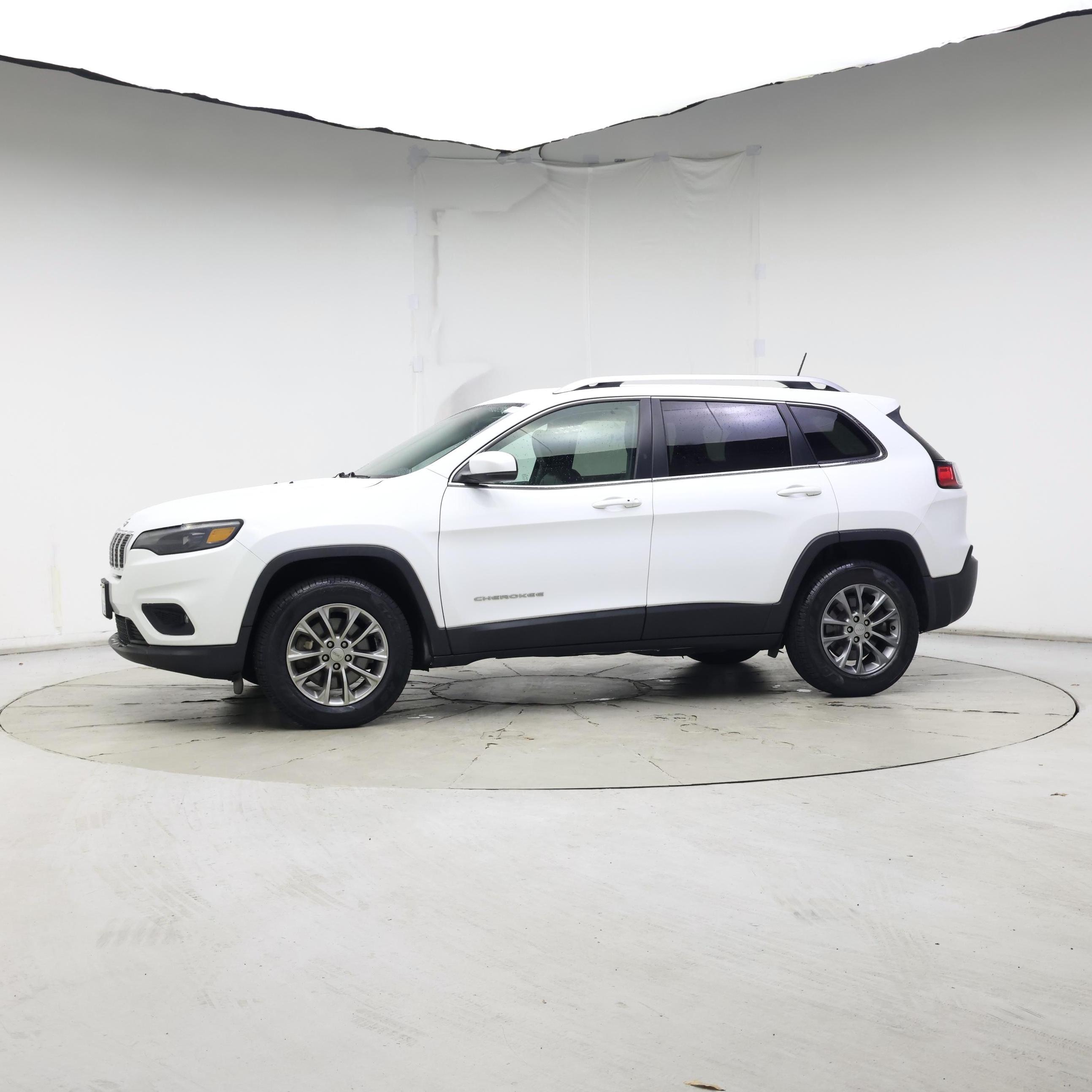 Thumbnail: 2019 Jeep Cherokee - 3