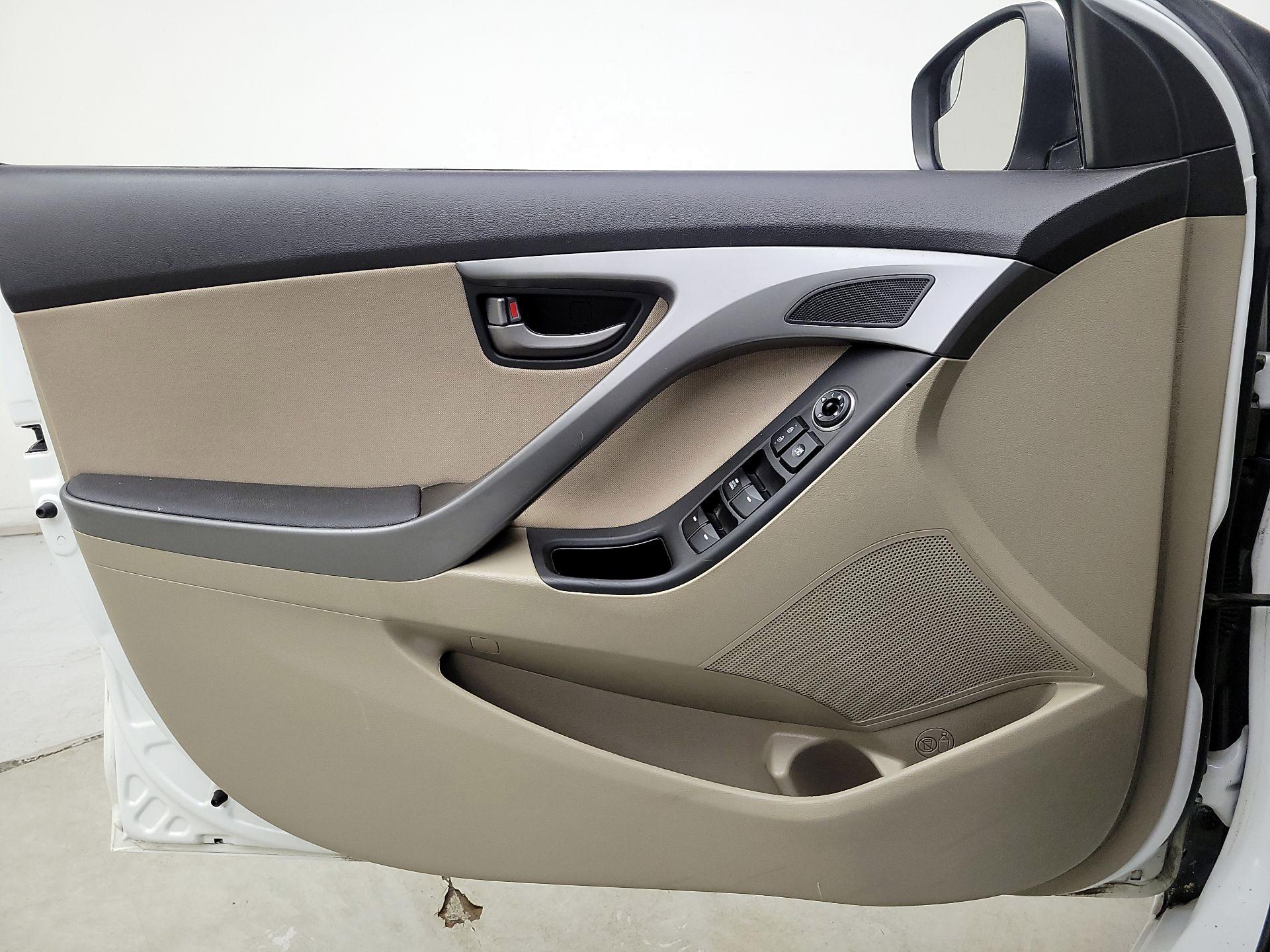 Thumbnail: 2014 Hyundai Elantra - 12