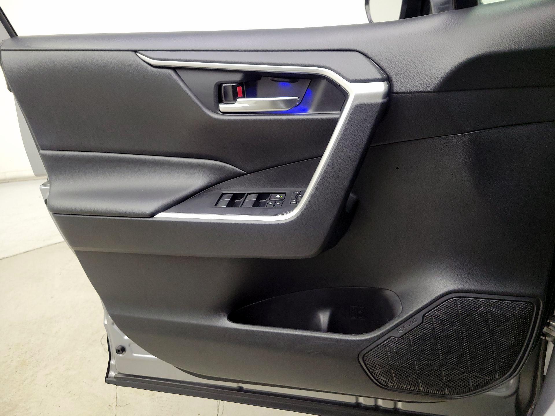 Thumbnail: 2021 Toyota RAV4 - 12
