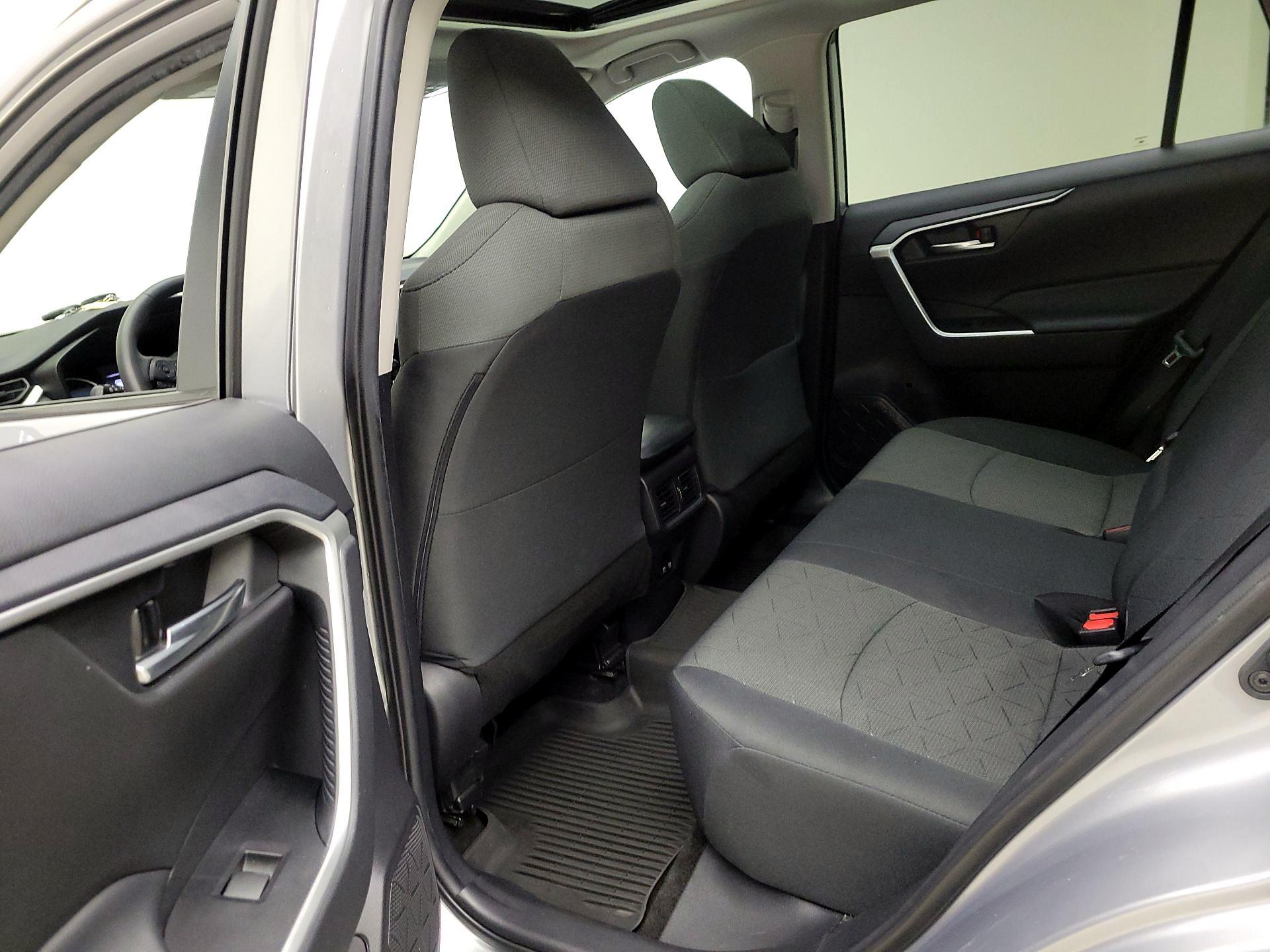 Thumbnail: 2021 Toyota RAV4 - 19