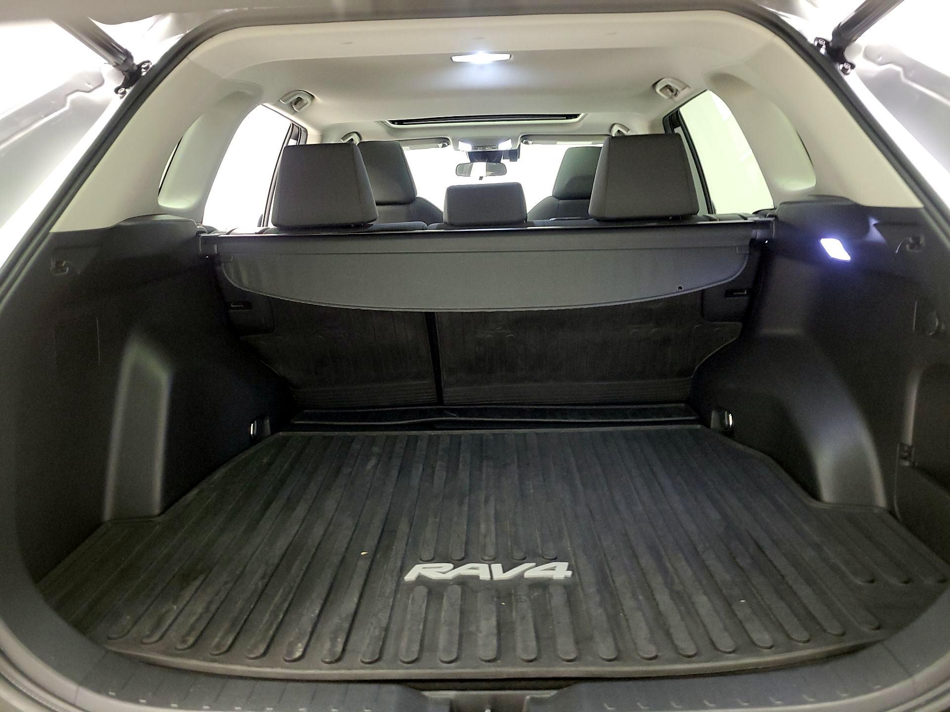 Thumbnail: 2021 Toyota RAV4 - 20