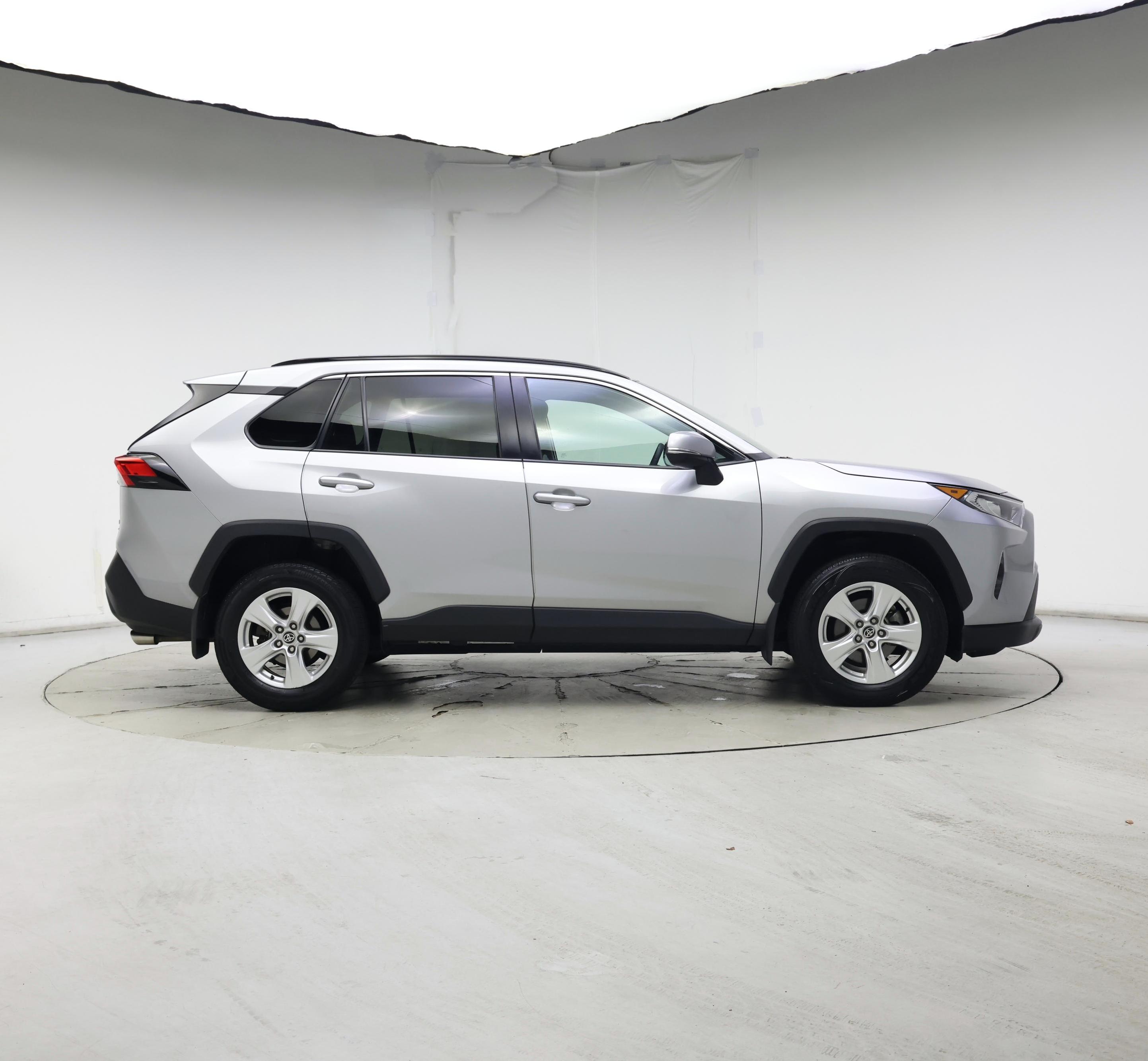 Thumbnail: 2021 Toyota RAV4 - 7