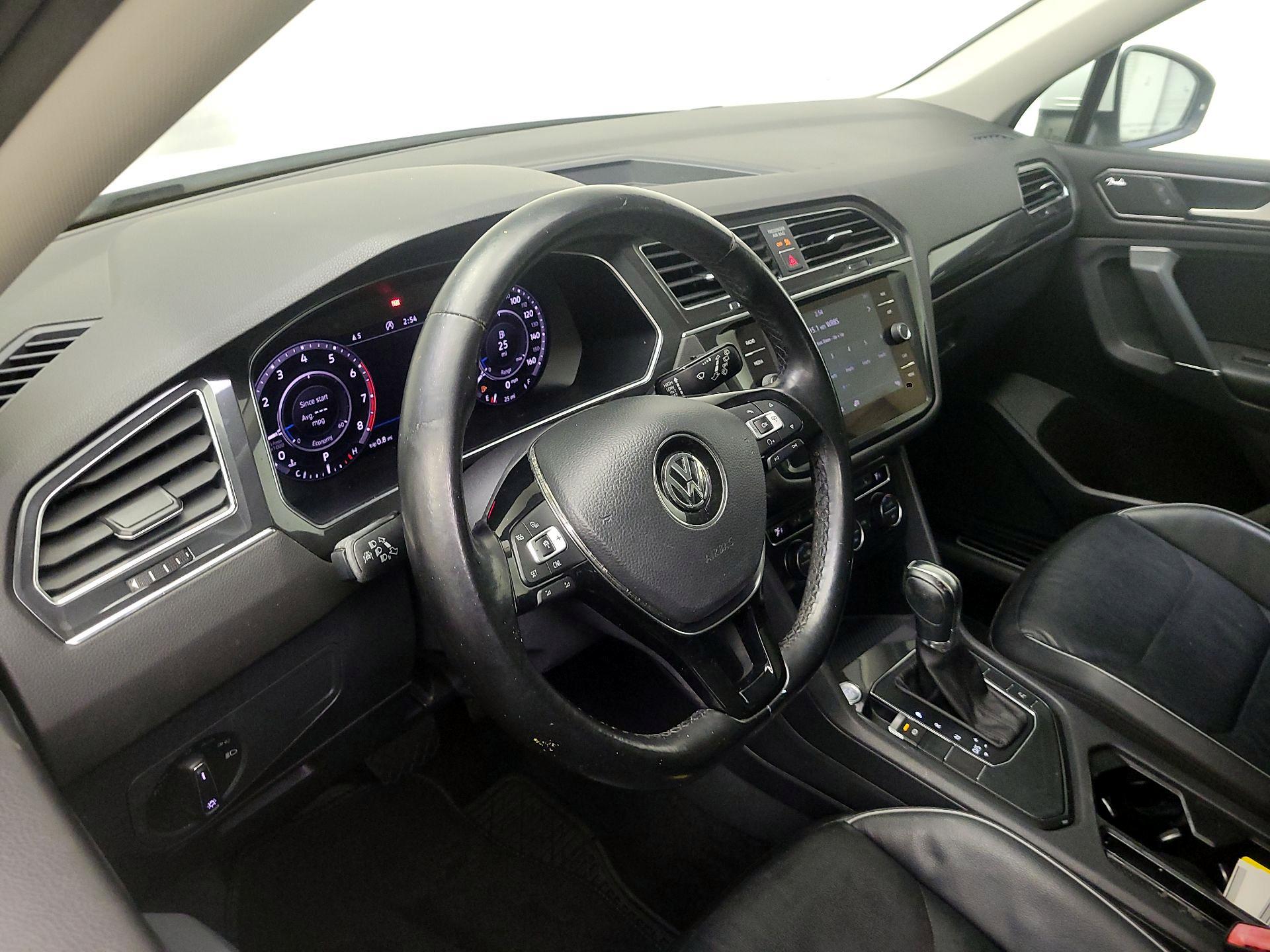 Thumbnail: 2018 Volkswagen Tiguan - 9