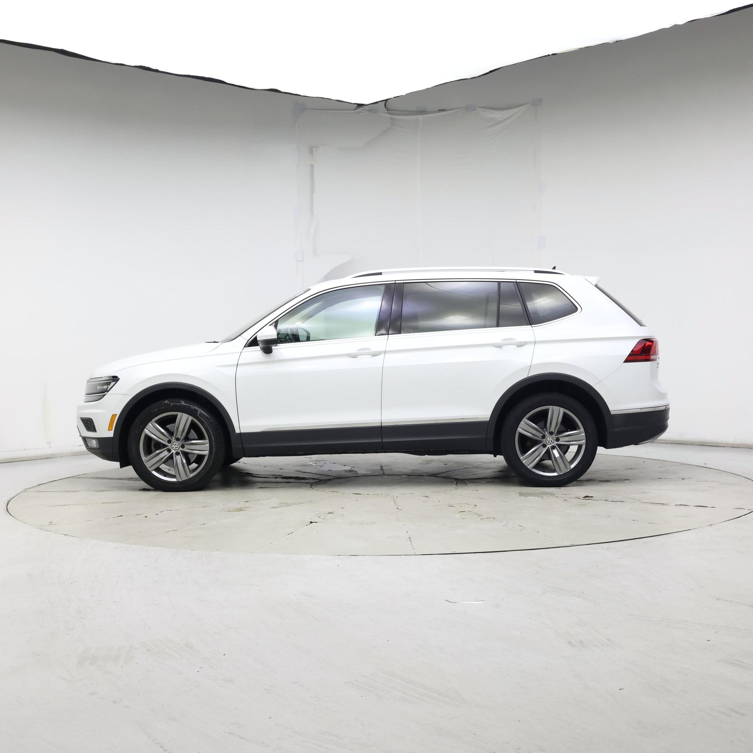Thumbnail: 2018 Volkswagen Tiguan - 3