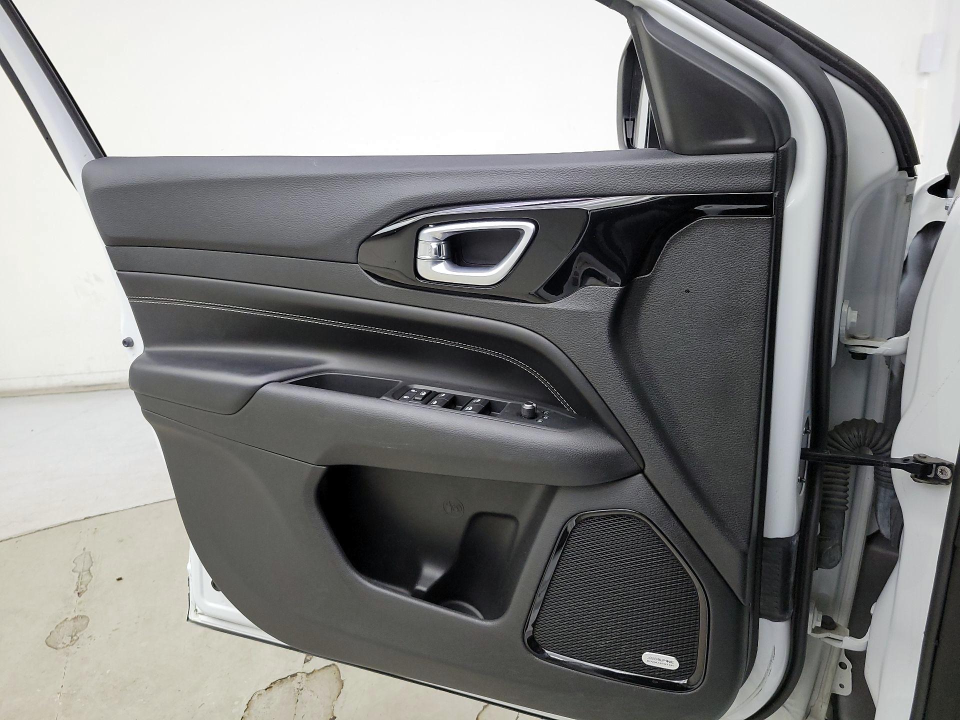 Thumbnail: 2022 Jeep Compass - 12