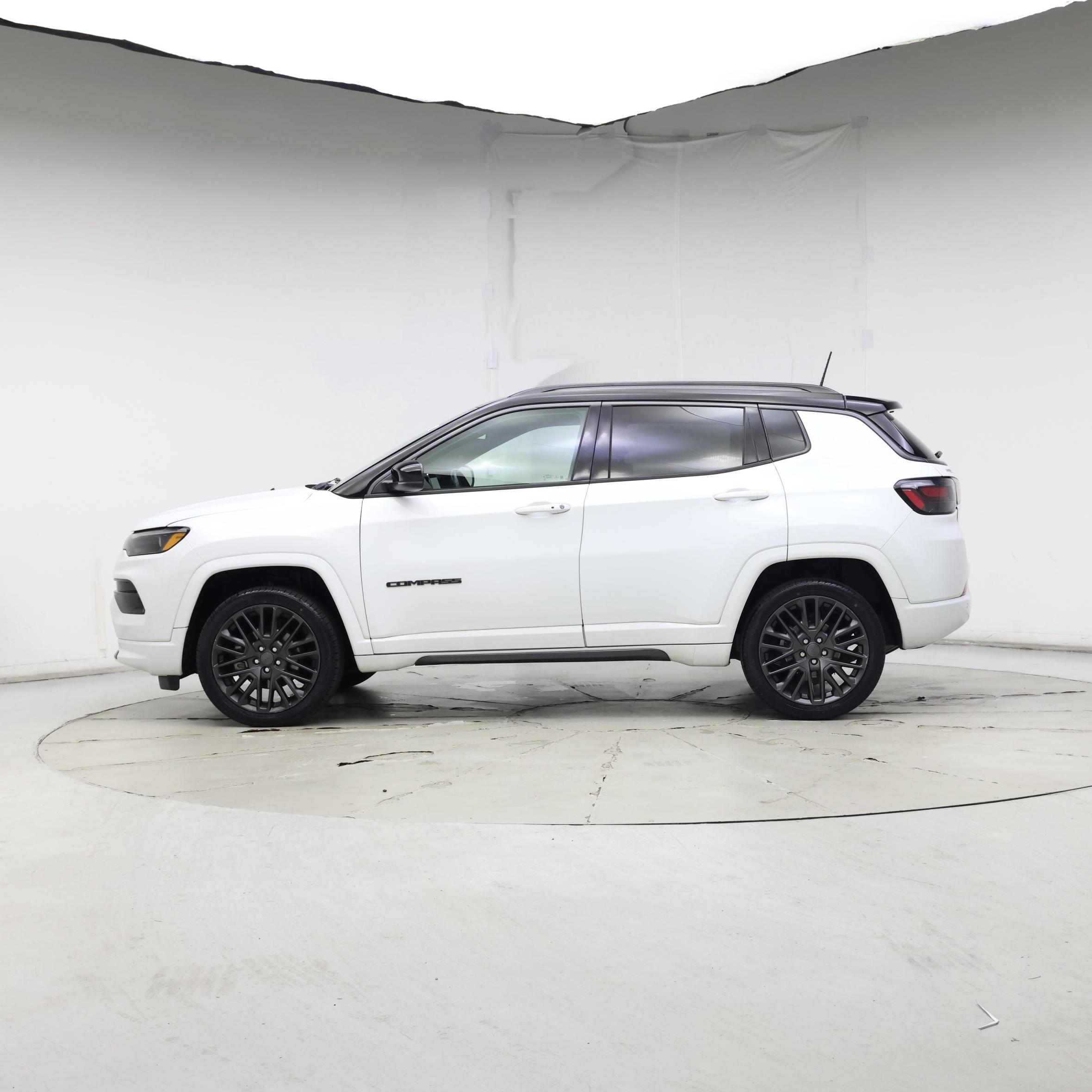 Thumbnail: 2022 Jeep Compass - 3