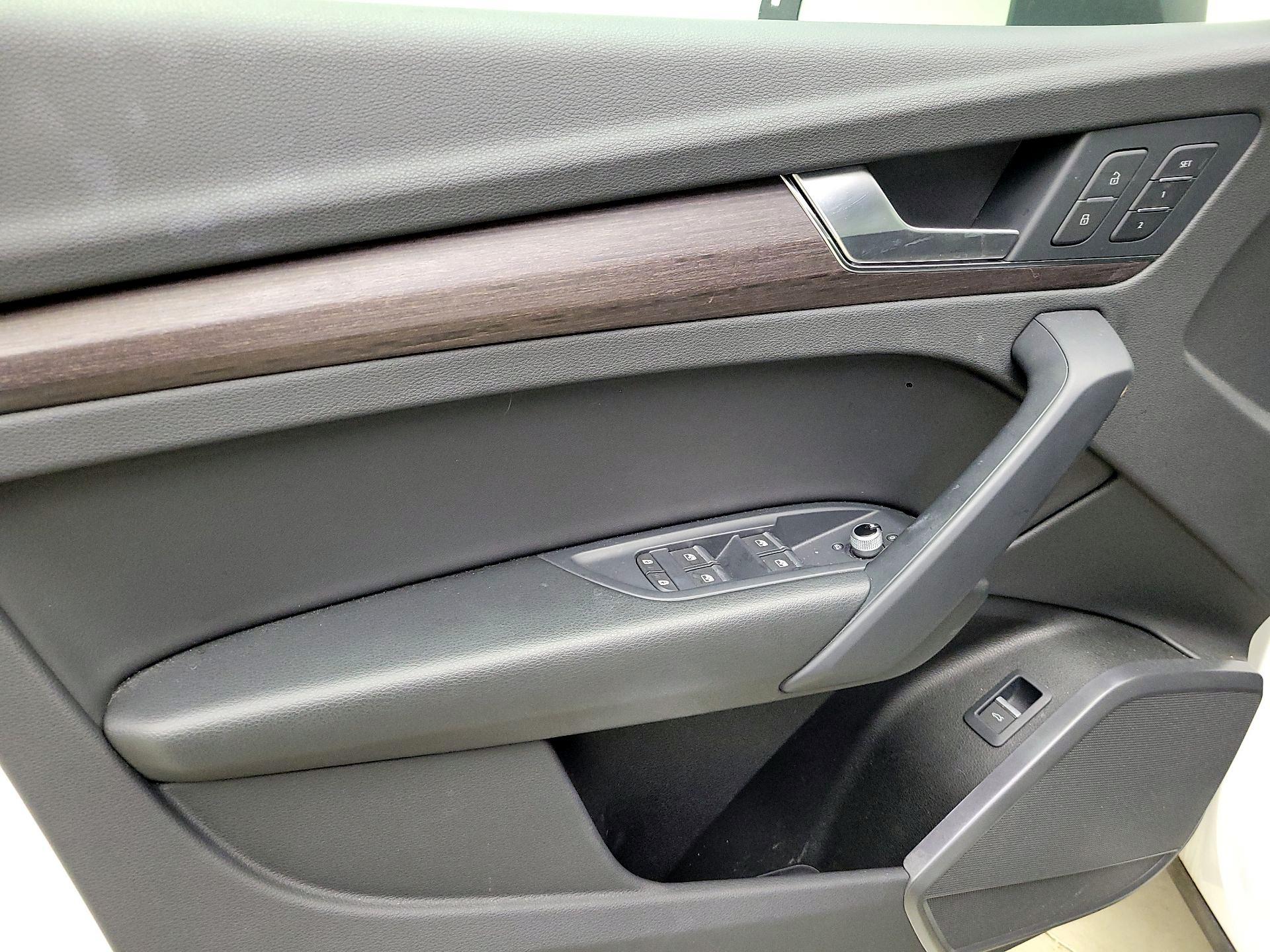 Thumbnail: 2021 Audi Q5 - 12