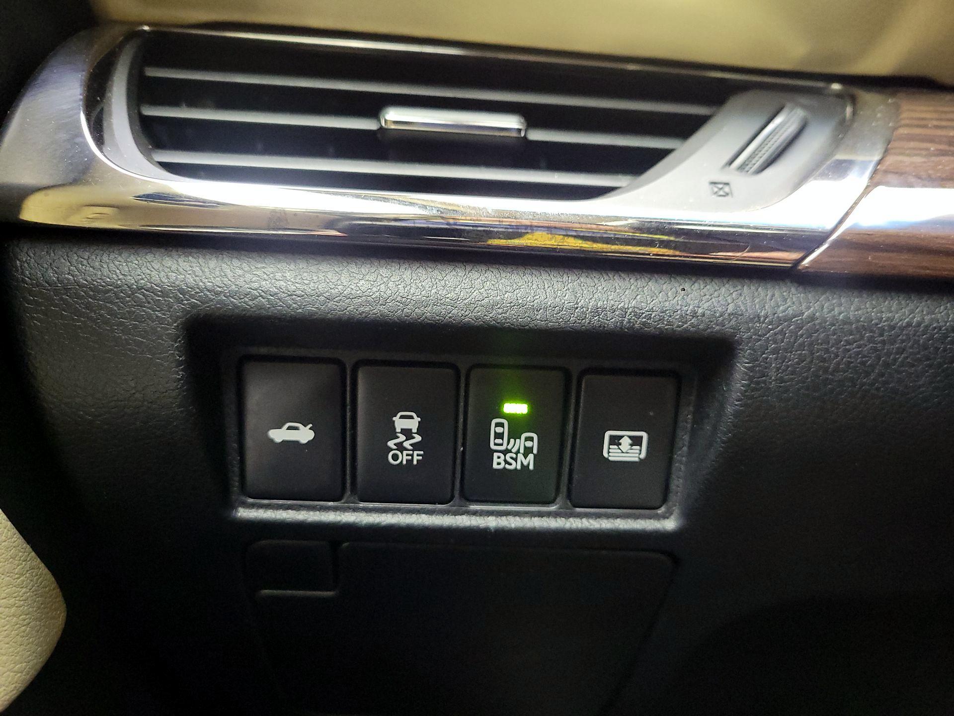 Thumbnail: 2015 Toyota Avalon - 13
