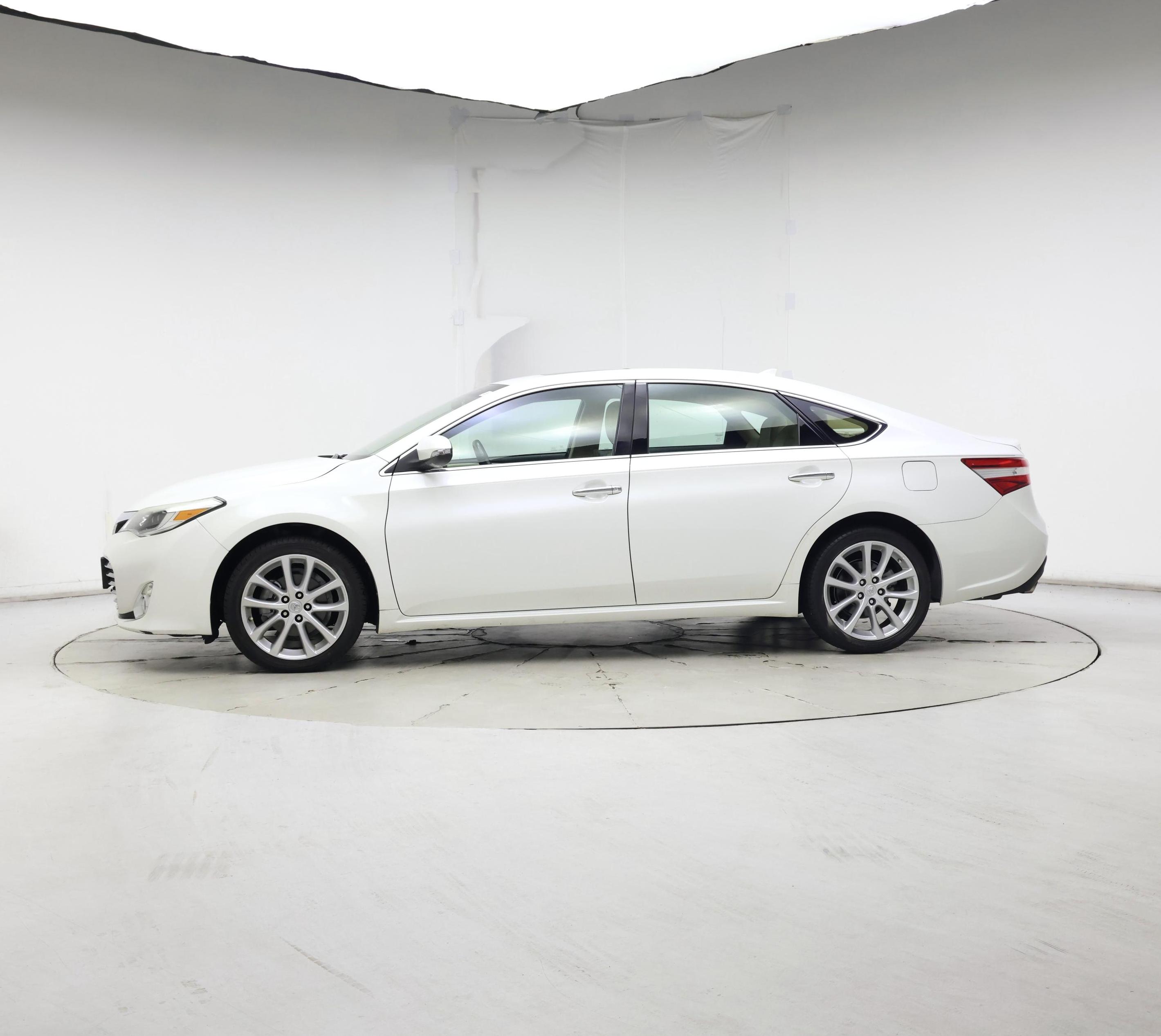 Thumbnail: 2015 Toyota Avalon - 3